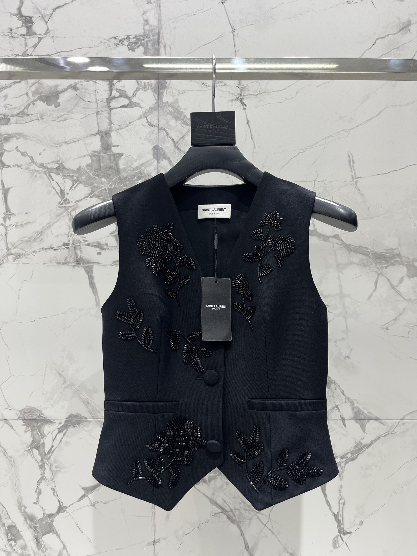 Костюмы Saint Laurent