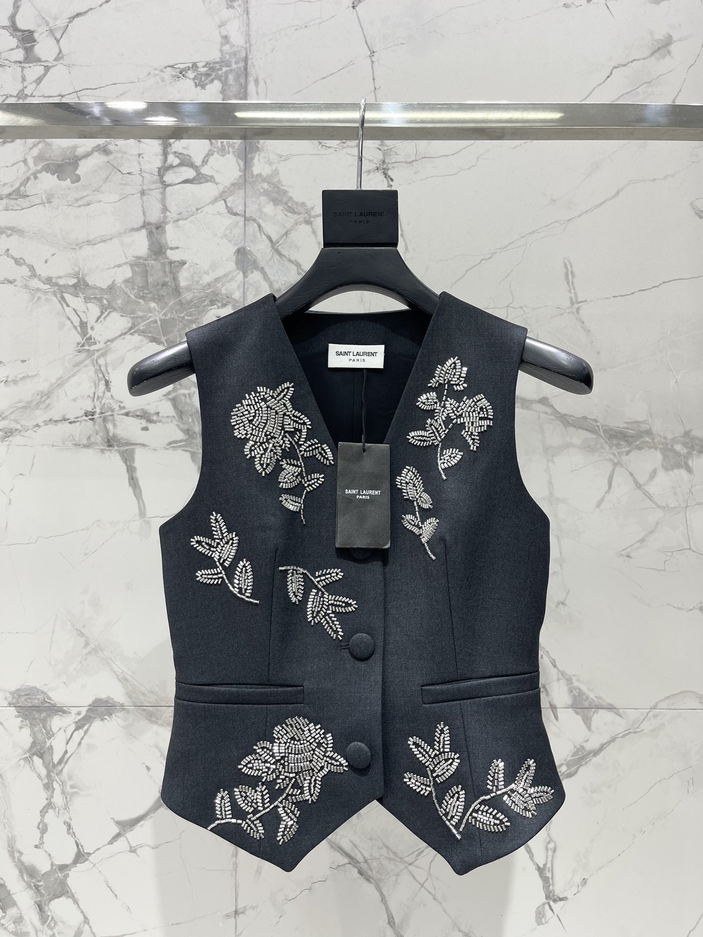 Костюмы Saint Laurent