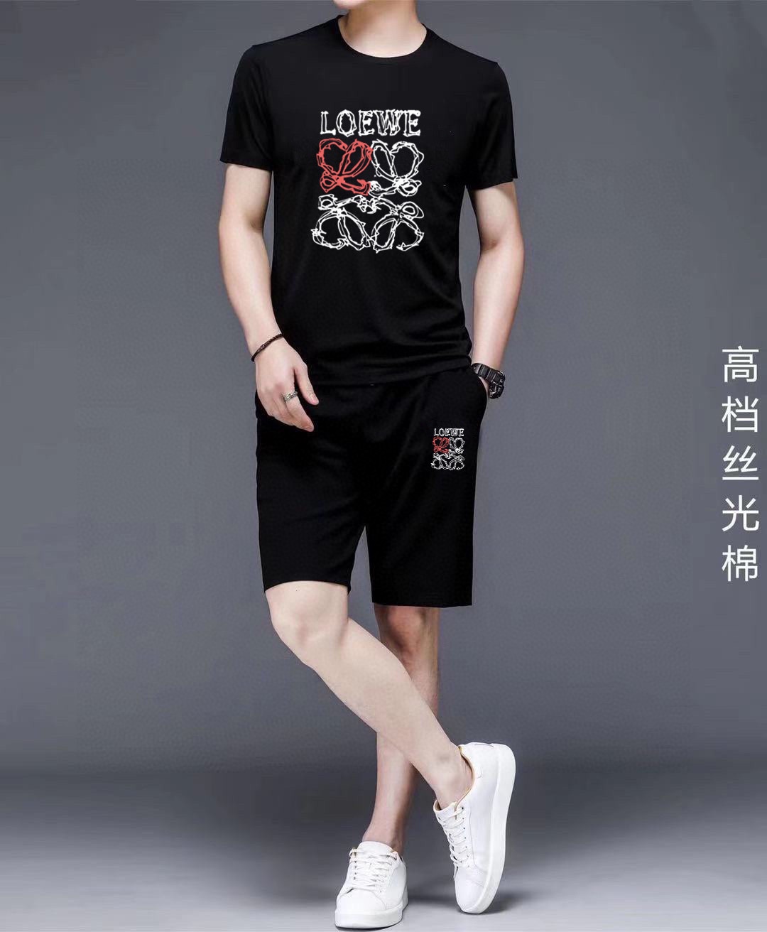 Loewe 品牌【LOEWE罗意威】 2025新款男士短袖短裤套装 销售 市面高端版本 手感细腻柔软 让你穿着更加舒适 立体裁剪版型超赞 尺码:M-5XL下单请报身高体重