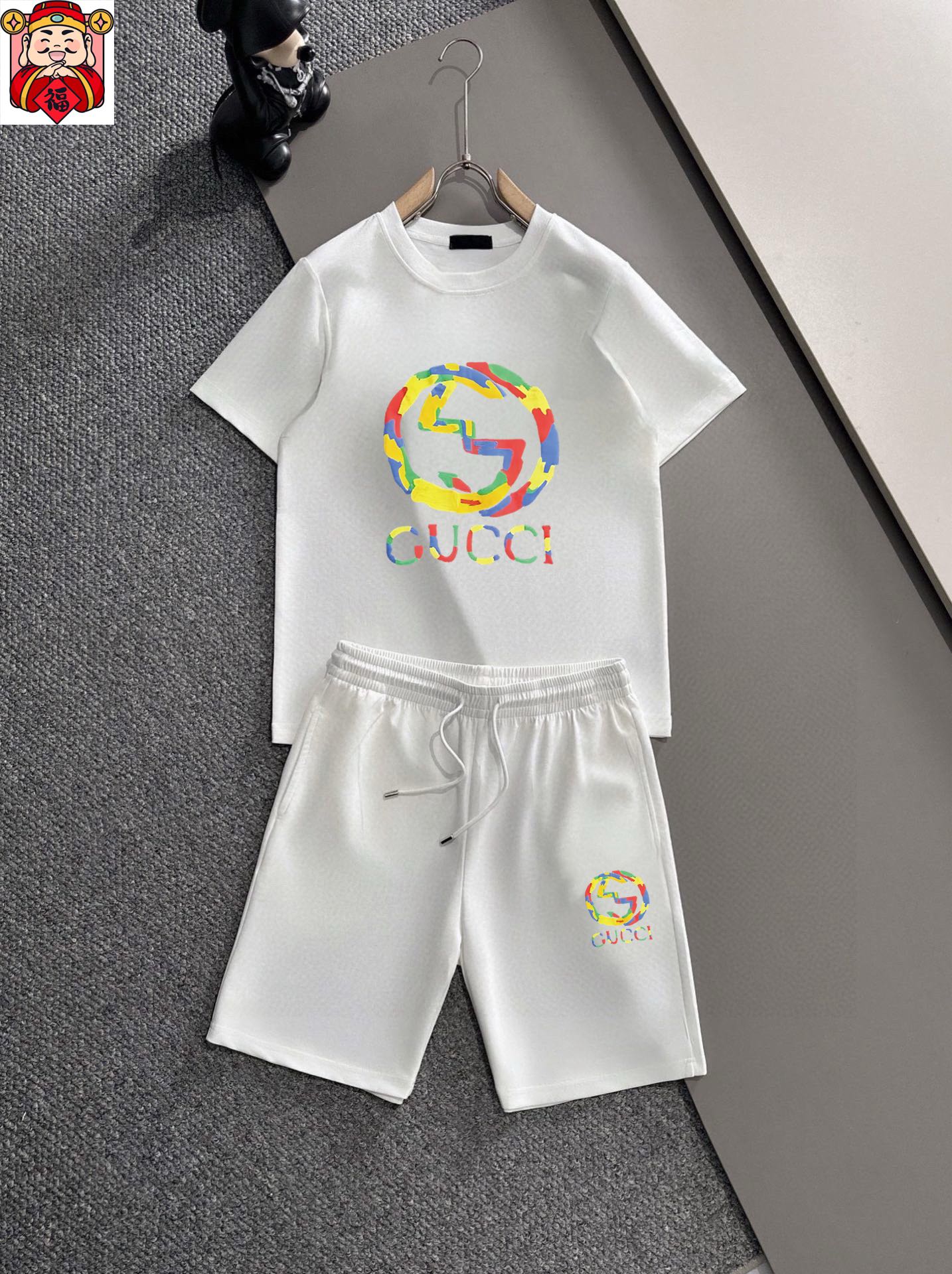 Gucci 品牌【GUCCI 古奇】 2025新款男士短袖短裤套装 销售 市面高端版本 手感细腻柔软 让你穿着更加舒适 立体裁剪版型超赞 尺码:M-5XL下单请报身高体重