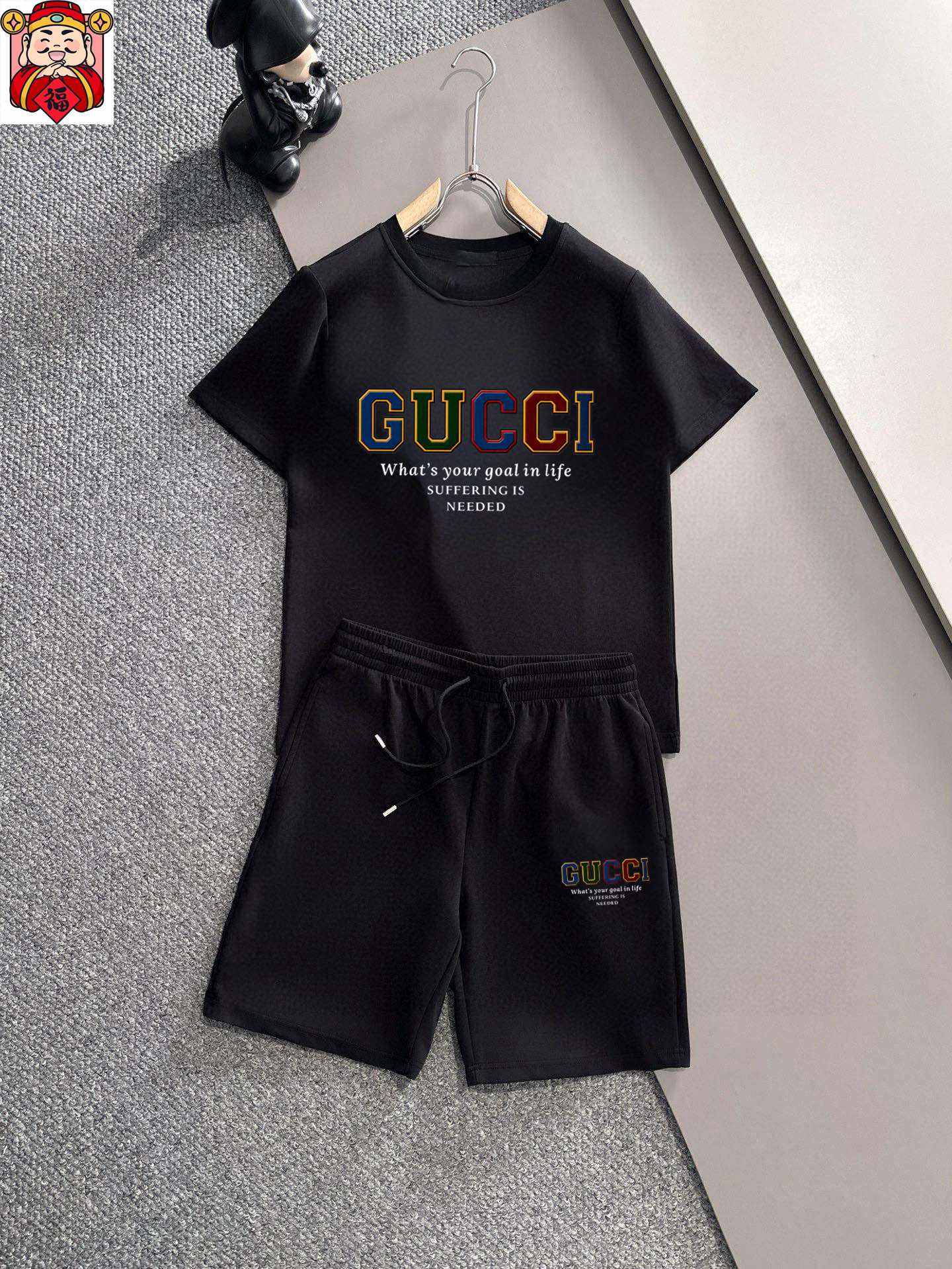 Gucci 品牌【GUCCI 古奇】 2025新款男士短袖短裤套装 销售 市面高端版本 手感细腻柔软 让你穿着更加舒适 立体裁剪版型超赞 尺码:M-5XL下单请报身高体重