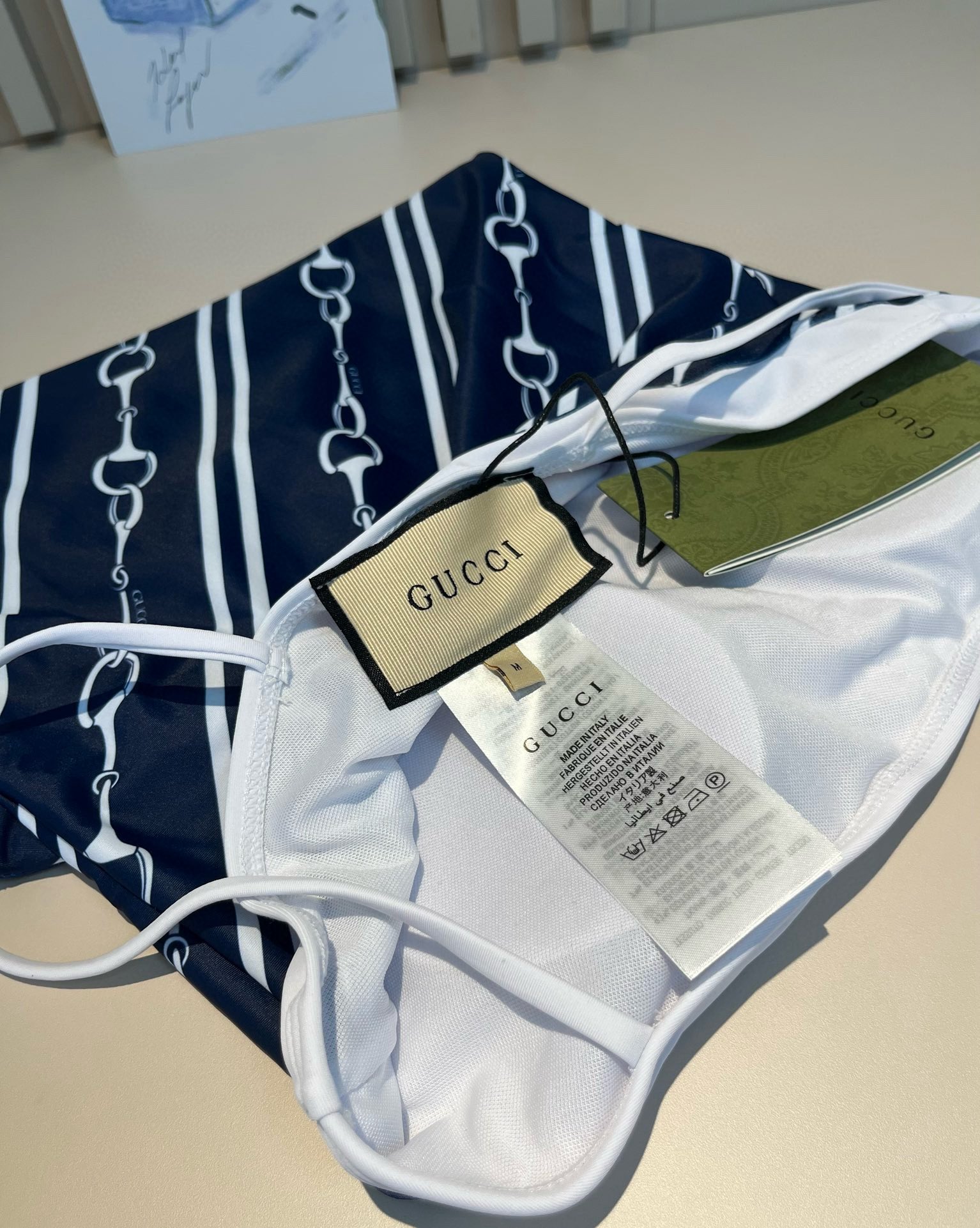 。

Gucci古奇新款连体泳衣，比基尼，S M L XL