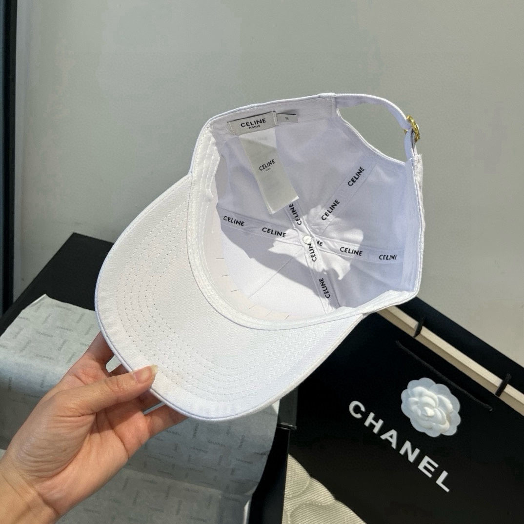 P

celine赛琳鸭舌帽