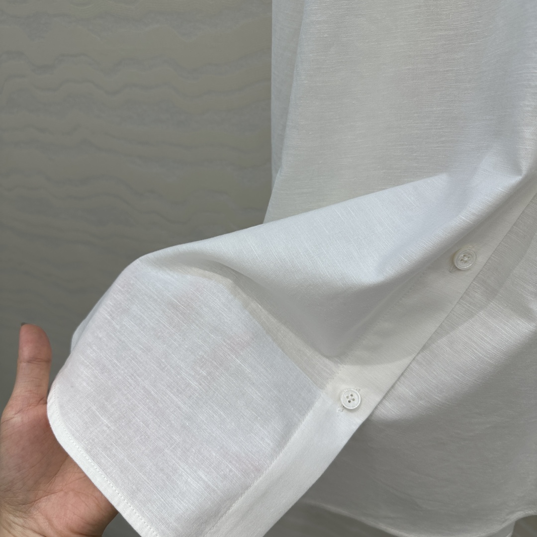 独家首发♥️原单品质TM*长期主义，老钱风松弛感穿搭❤️定型高比例亚麻棉大衬衫！极简主义风宽松版型设计随