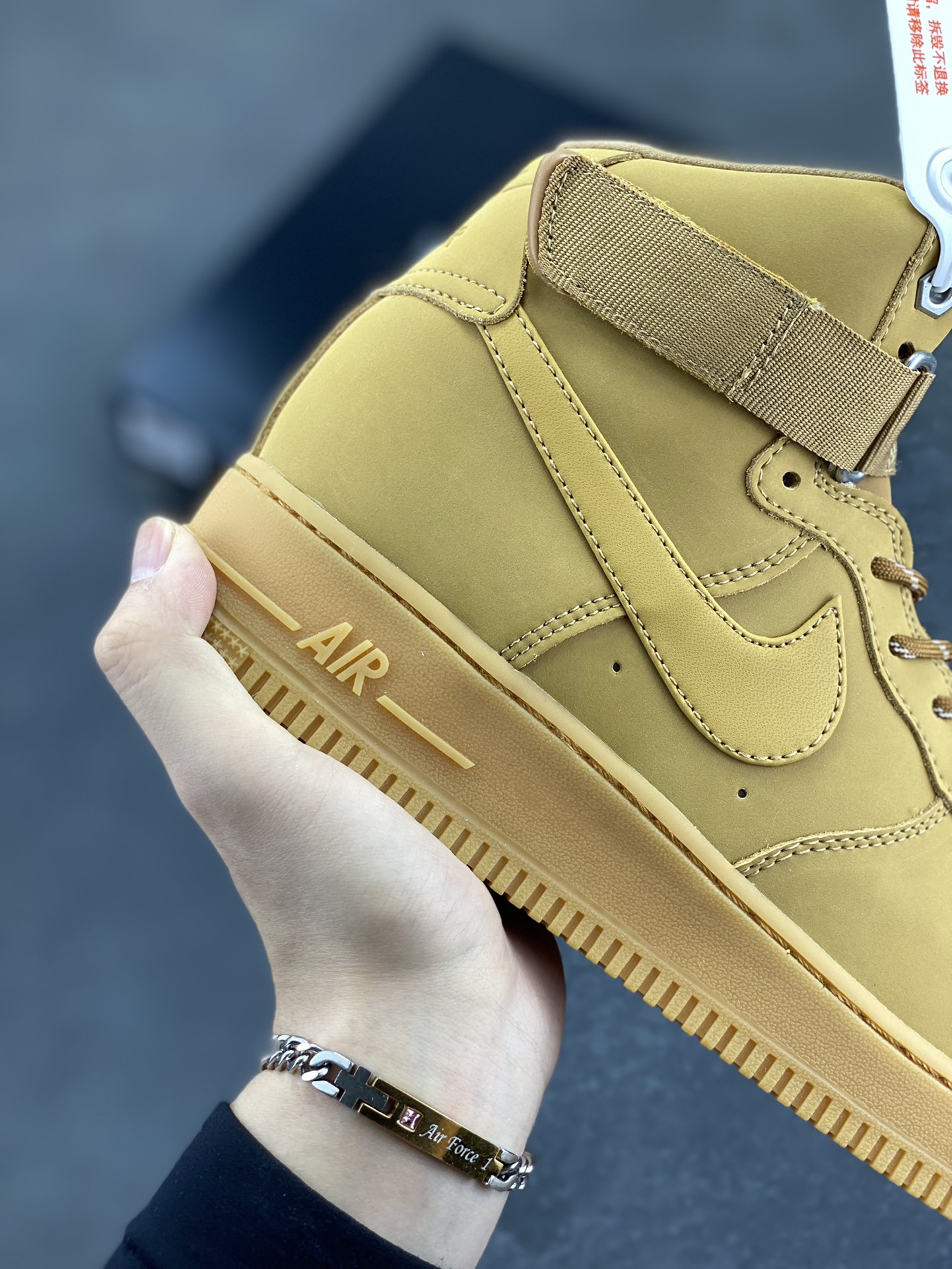 图片[6]-福利特价 Nike Air Force 1\’07 高帮小麦 空军一号休闲运动板鞋 原楦头原纸板 打造纯正空军版型#专注外贸渠道 全掌内置蜂窝气垫 #原盒配件 原厂中底钢印、拉帮完美 货号：DJ9178-200 尺码：36 36.5 37.5 38 38.5 39 40 40.5 41 42 42.5 43 44 44.5 45-选品中心