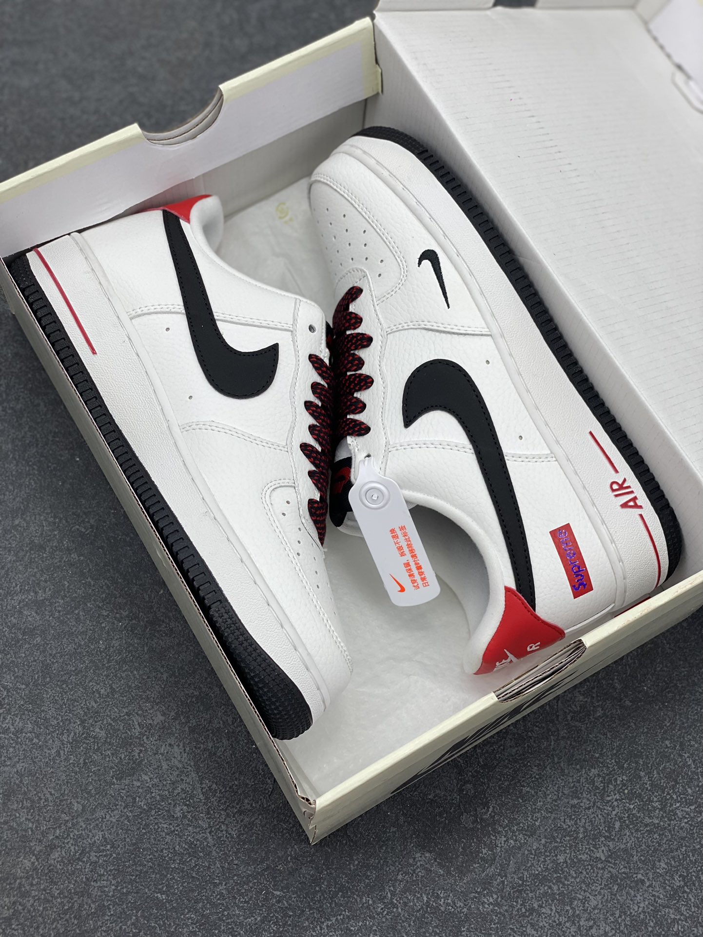 图片[9]-NIke Air Force 1 \’07 Low “Supreme联名”空军一号 低帮 运动鞋 休闲鞋 折边针车 工艺难度大 原楦头原纸板 原装鞋盒 定制五金配件 内置全掌气垫 原厂鞋底 货号：DQ6628-159 尺码：36 36.5 37.5 38 38.5 39 40 40.5 41 42 42.5 43 44 44.5 45-选品中心