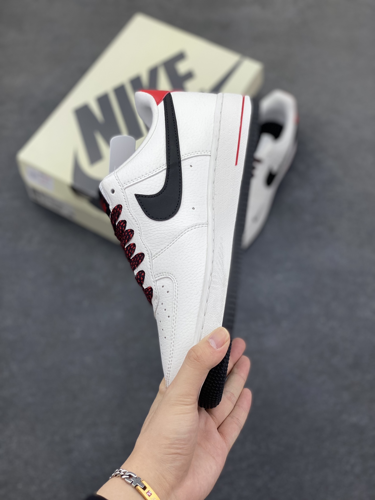 图片[3]-NIke Air Force 1 \’07 Low “Supreme联名”空军一号 低帮 运动鞋 休闲鞋 折边针车 工艺难度大 原楦头原纸板 原装鞋盒 定制五金配件 内置全掌气垫 原厂鞋底 货号：DQ6628-159 尺码：36 36.5 37.5 38 38.5 39 40 40.5 41 42 42.5 43 44 44.5 45-选品中心