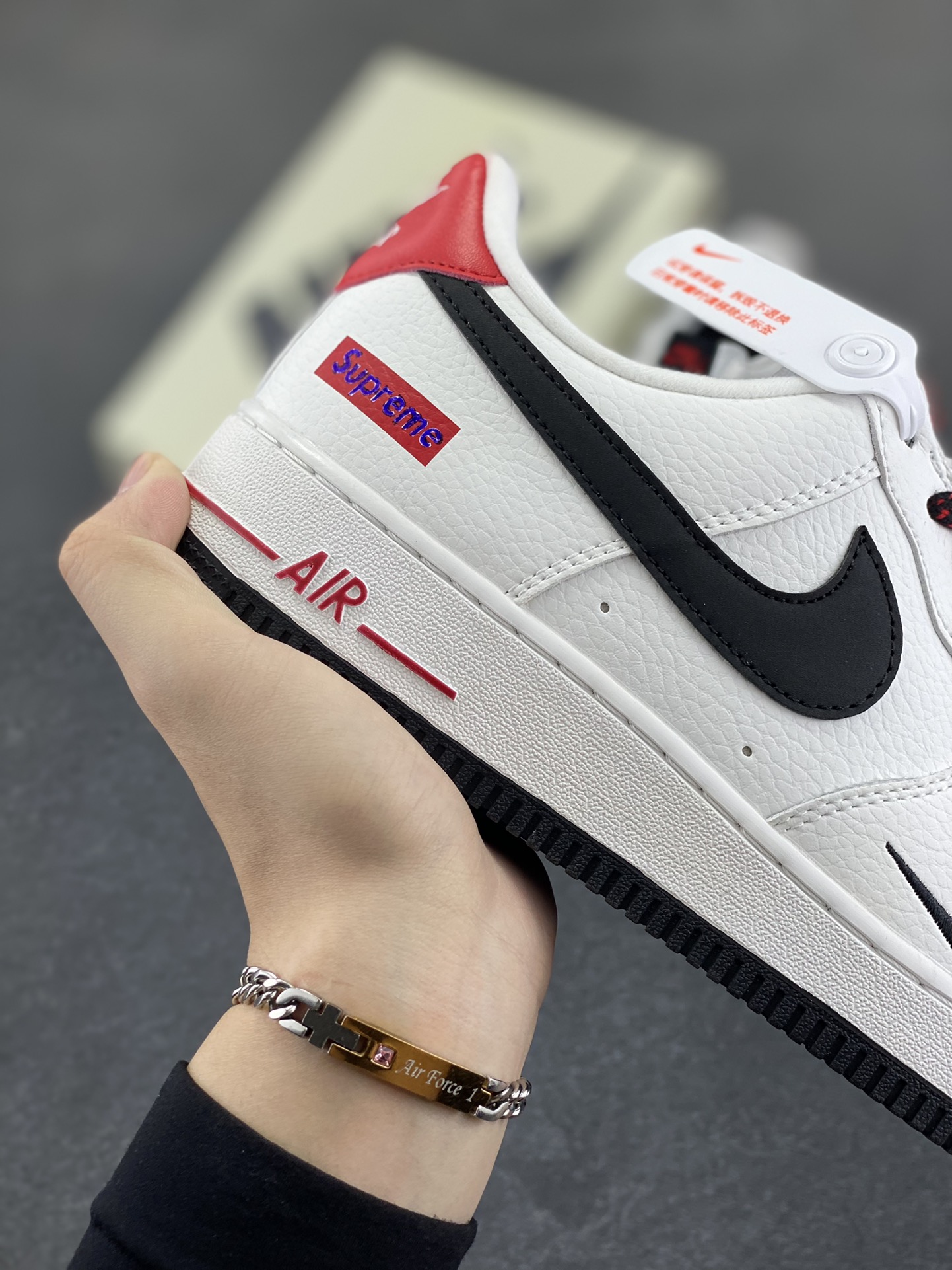 图片[6]-NIke Air Force 1 \’07 Low “Supreme联名”空军一号 低帮 运动鞋 休闲鞋 折边针车 工艺难度大 原楦头原纸板 原装鞋盒 定制五金配件 内置全掌气垫 原厂鞋底 货号：DQ6628-159 尺码：36 36.5 37.5 38 38.5 39 40 40.5 41 42 42.5 43 44 44.5 45-选品中心