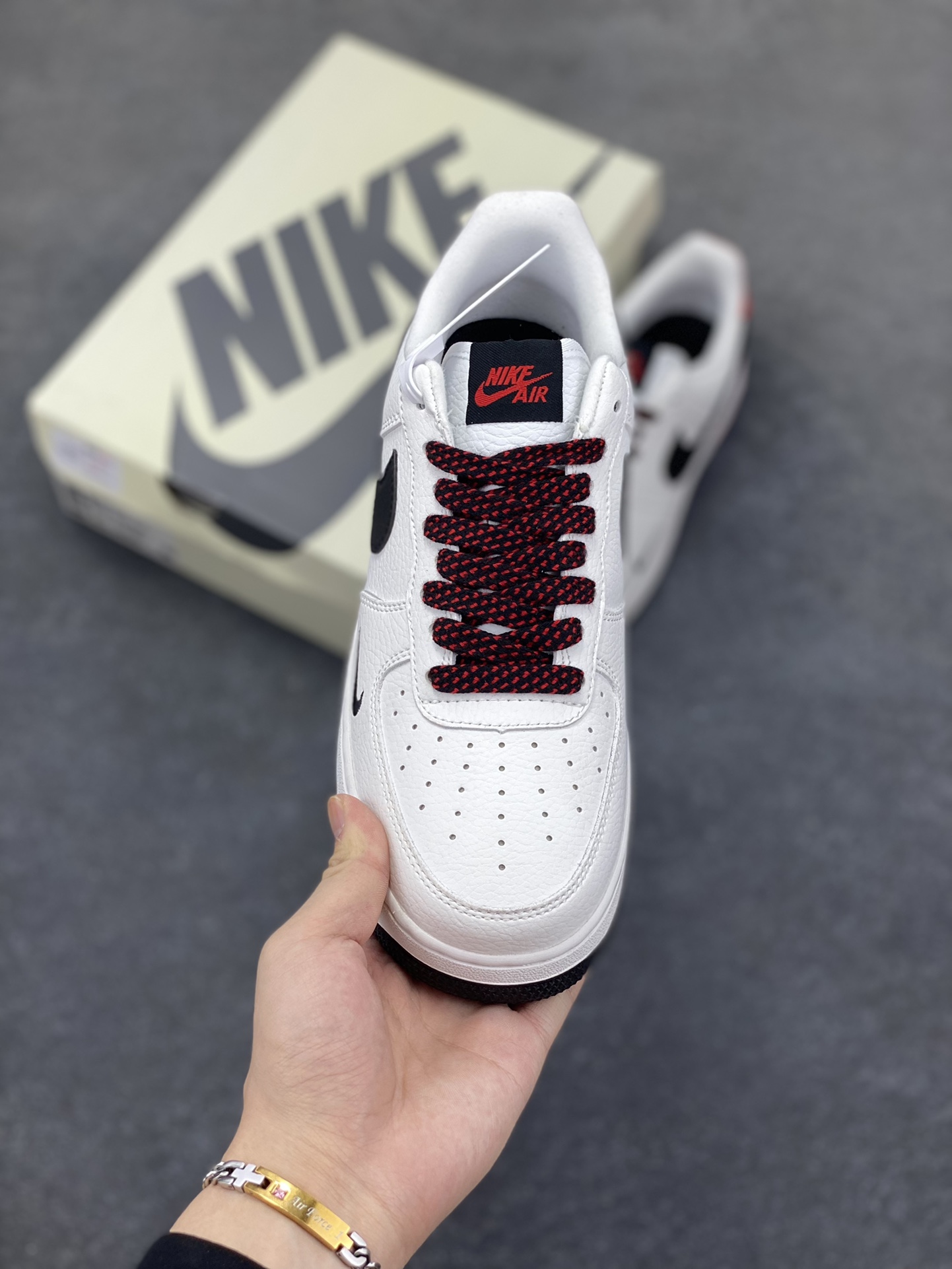 图片[2]-NIke Air Force 1 \’07 Low “Supreme联名”空军一号 低帮 运动鞋 休闲鞋 折边针车 工艺难度大 原楦头原纸板 原装鞋盒 定制五金配件 内置全掌气垫 原厂鞋底 货号：DQ6628-159 尺码：36 36.5 37.5 38 38.5 39 40 40.5 41 42 42.5 43 44 44.5 45-选品中心