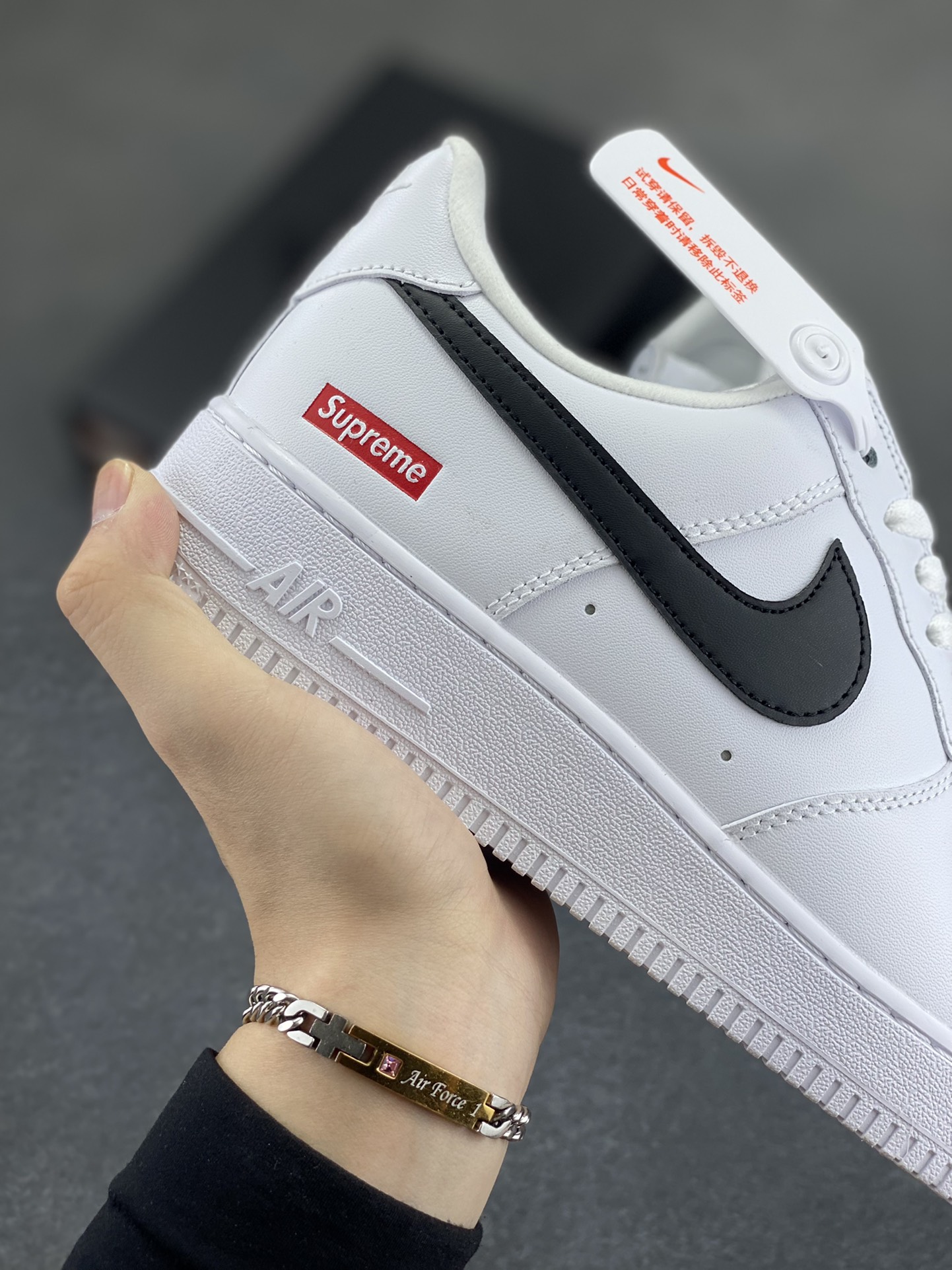 图片[6]-Nike Air Force 1 Low Supreme联名 空军一号低帮运动休闲板鞋 原楦头原纸板 打造纯正空军版型 专注外贸渠道 全掌内置蜂窝气垫 原盒配件 原厂中底钢印、拉帮完美 货号：CU9225-102 尺码：36 36.5 37.5 38 38.5 39 40 40.5 41 42 42.5 43 44 44.5 45-选品中心