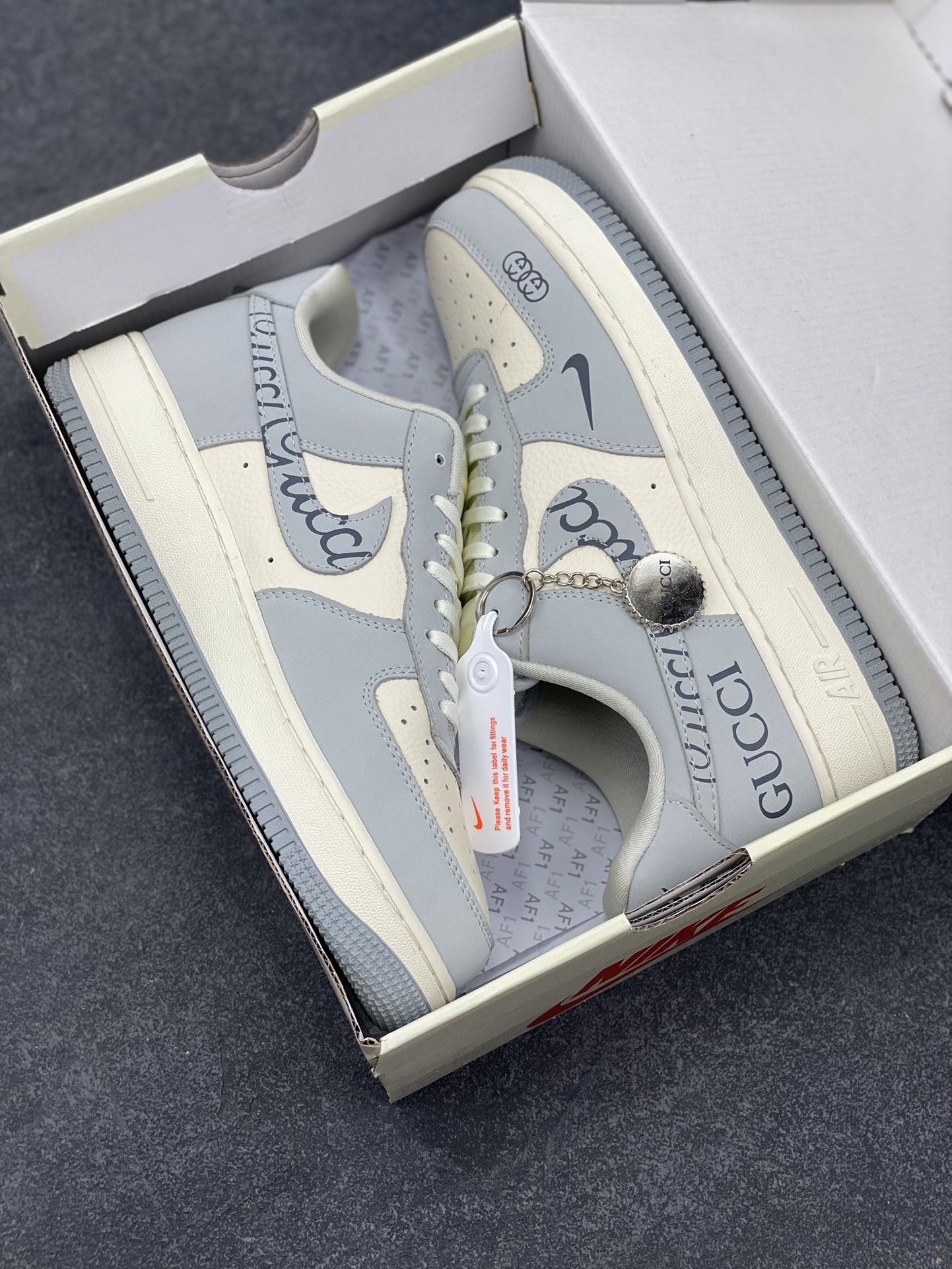 图片[9]-NIke Air Force 1 \’07 Low “古驰联名——火山灰”空军一号 低帮 运动鞋 休闲鞋 折边针车 工艺难度大 原楦头原纸板 原装鞋盒 定制五金配件 内置全掌气垫 原厂鞋底 货号：DF0188-050 尺码：36 36.5 37.5 38 38.5 39 40 40.5 41 42 42.5 43 44 44.5 45-选品中心