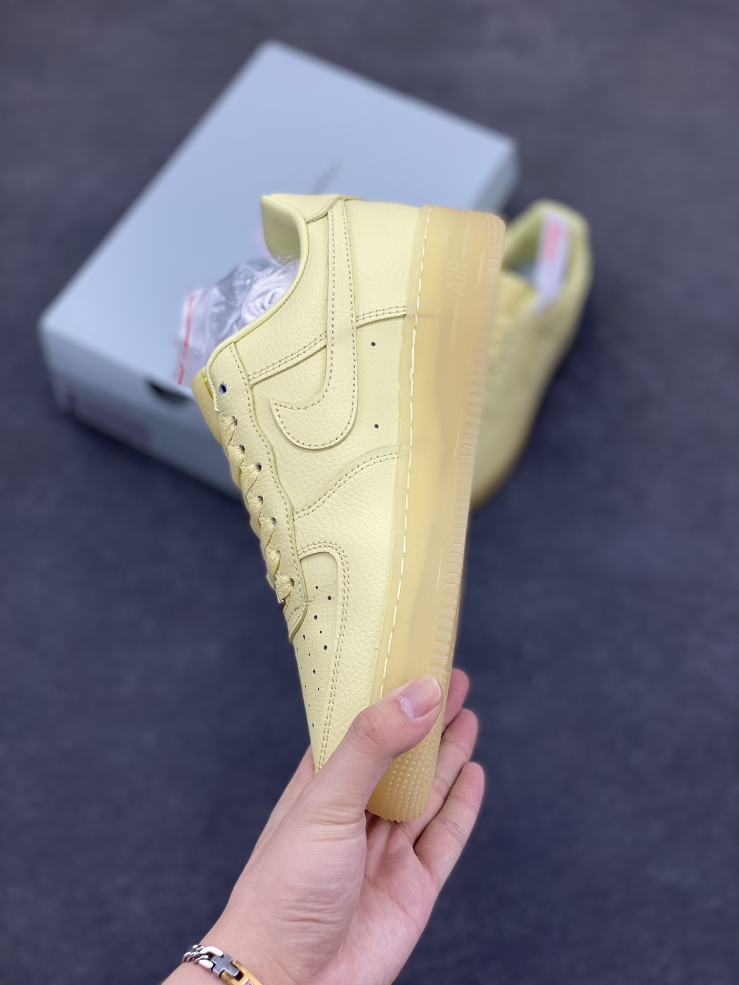 图片[3]-Nike Air Force 1 07 low空军一号 荔枝纹水晶 板鞋 原楦头原纸板 打造纯正空军版型#专注外贸渠道 全掌内置蜂窝气垫 #原盒配件 原厂中底钢印、拉帮完美 货号：CZ8065-800 尺码：36 36.5 37.5 38 38.5 39 40 40.5 41 42 42.5 43 44 44.5 45-选品中心