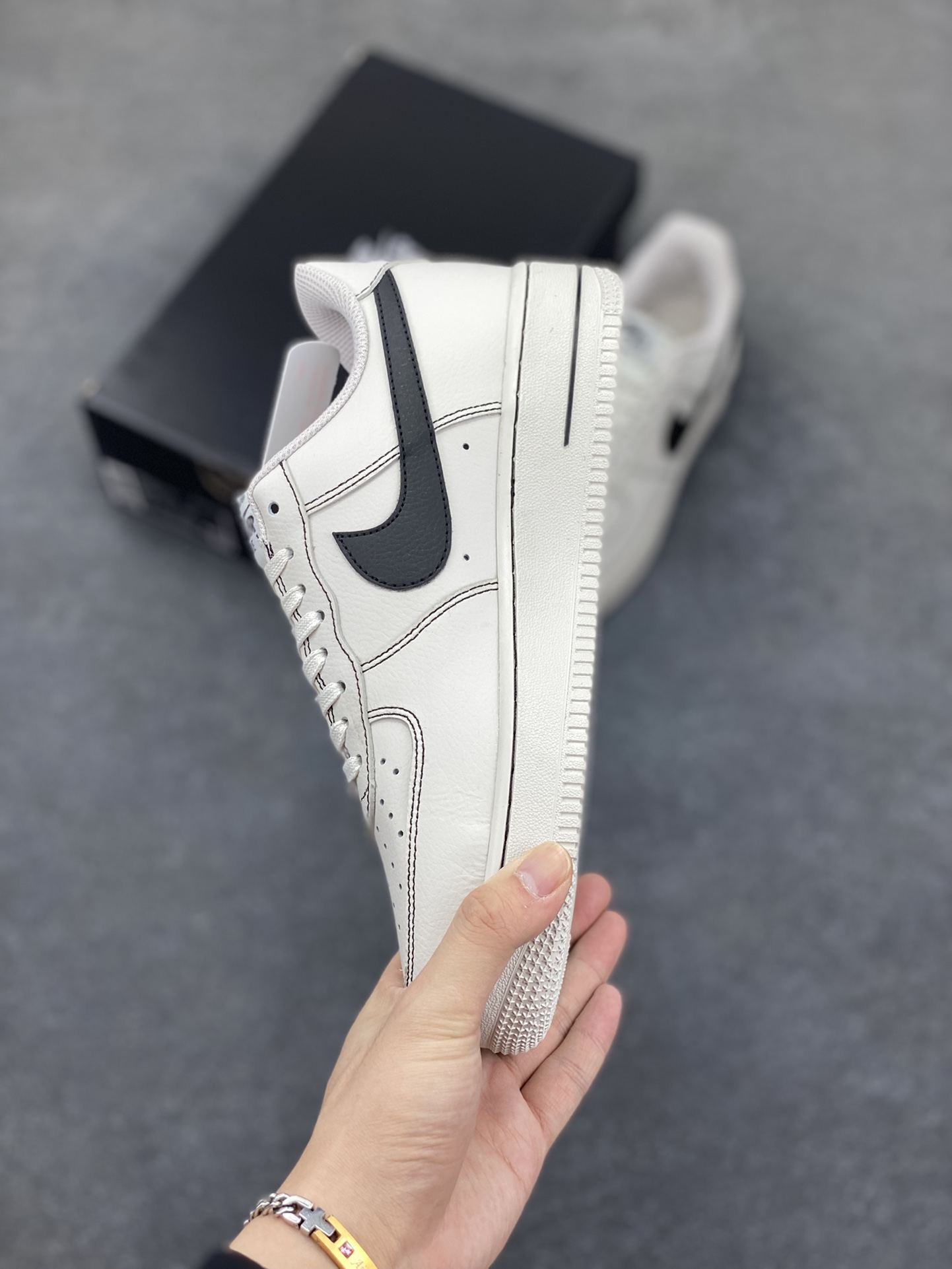 图片[3]-福利特价 Nike Air Force 1 Low 白黑 原楦头原纸板 打造纯正空军版型 专注外贸渠道 全掌内置蜂窝气垫 原盒配件 原厂中底钢印、拉帮完美 货号：HQ2037-004 尺码：36 36.5 37.5 38 38.5 39 40 40.5 41 42 42.5 43 44 44.5 45-选品中心