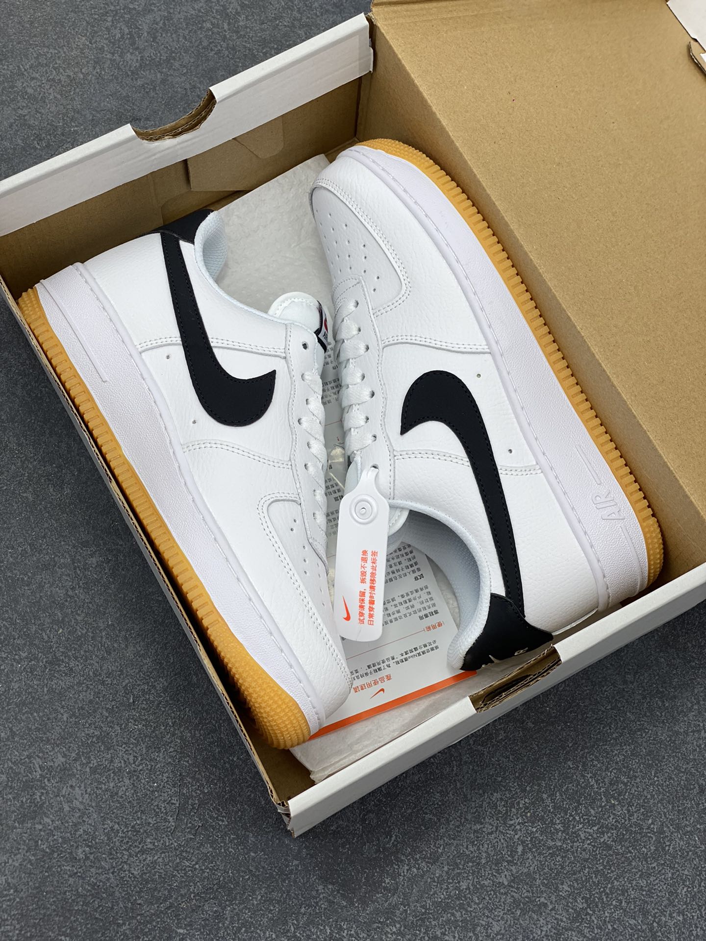 图片[9]-Nike Air Force 1 Low 空军一号低帮百搭休闲运动板鞋。柔软、弹性十足的缓震性能和出色的中底设计，横跨复古与现代的外型结合，造就出风靡全球三十多年的Force 1，直到今天还深受青睐。 货号：CI0057-100 尺码：36 36.5 37.5 38 38.5 39 40 40.5 41 42 42.5 43 44 44.5 45-选品中心