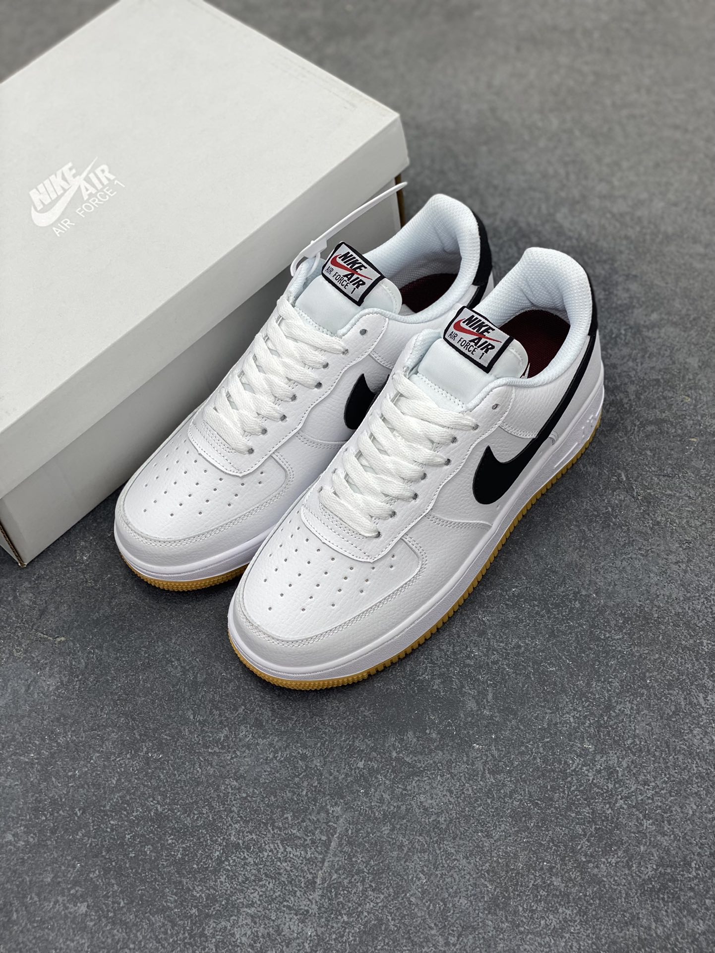 图片[8]-Nike Air Force 1 Low 空军一号低帮百搭休闲运动板鞋。柔软、弹性十足的缓震性能和出色的中底设计，横跨复古与现代的外型结合，造就出风靡全球三十多年的Force 1，直到今天还深受青睐。 货号：CI0057-100 尺码：36 36.5 37.5 38 38.5 39 40 40.5 41 42 42.5 43 44 44.5 45-选品中心