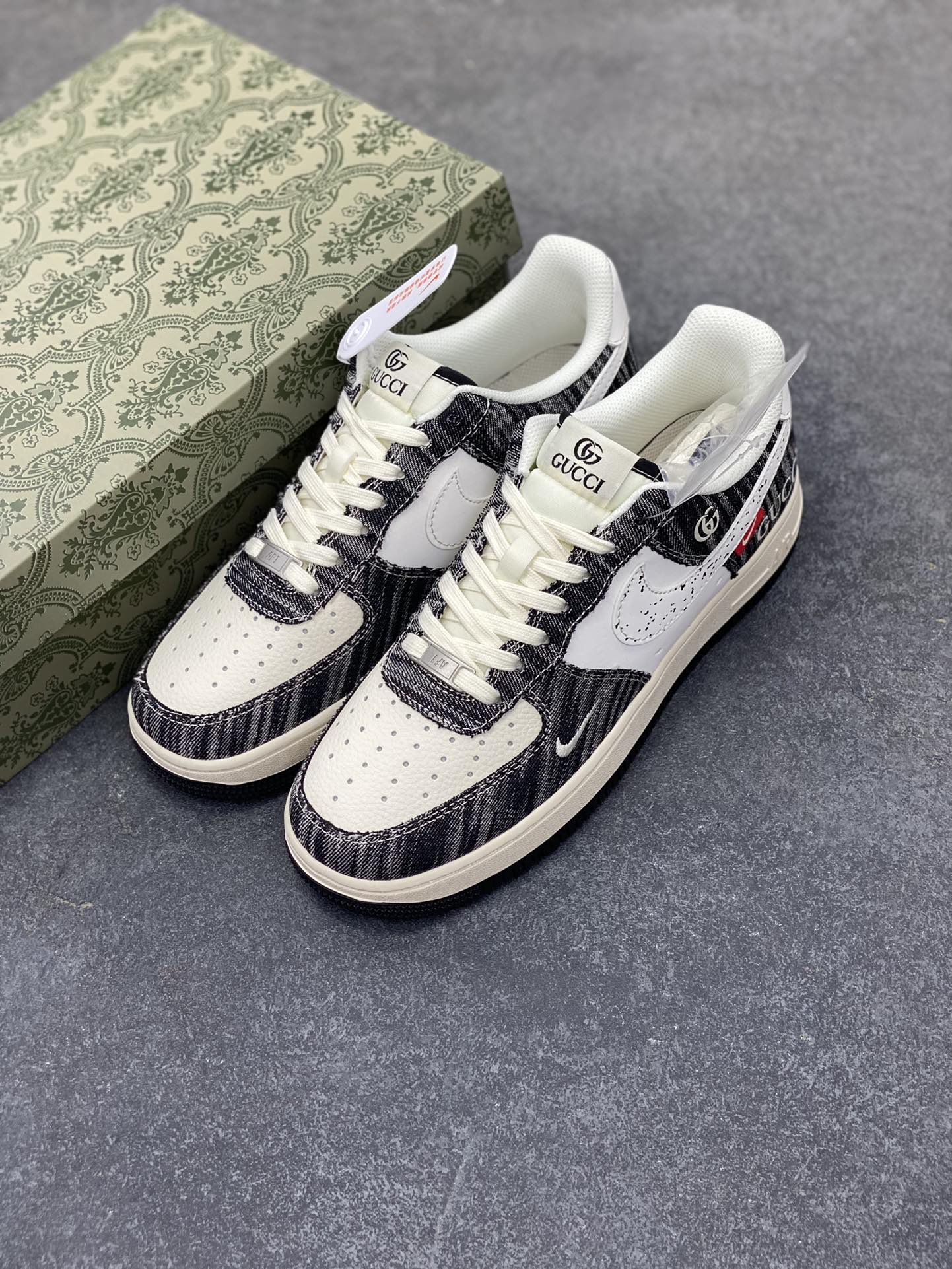 图片[8]-NIke Air Force 1 \’07 Low “GUCCI古驰联名——黑白牛仔”空军一号 低帮 运动鞋 休闲鞋 折边针车 工艺难度大 原楦头原纸板 原装鞋盒 定制五金配件 内置全掌气垫 原厂鞋底 货号：HS8068-011 尺码：36 36.5 37.5 38 38.5 39 40 40.5 41 42 42.5 43 44 44.5 45-选品中心