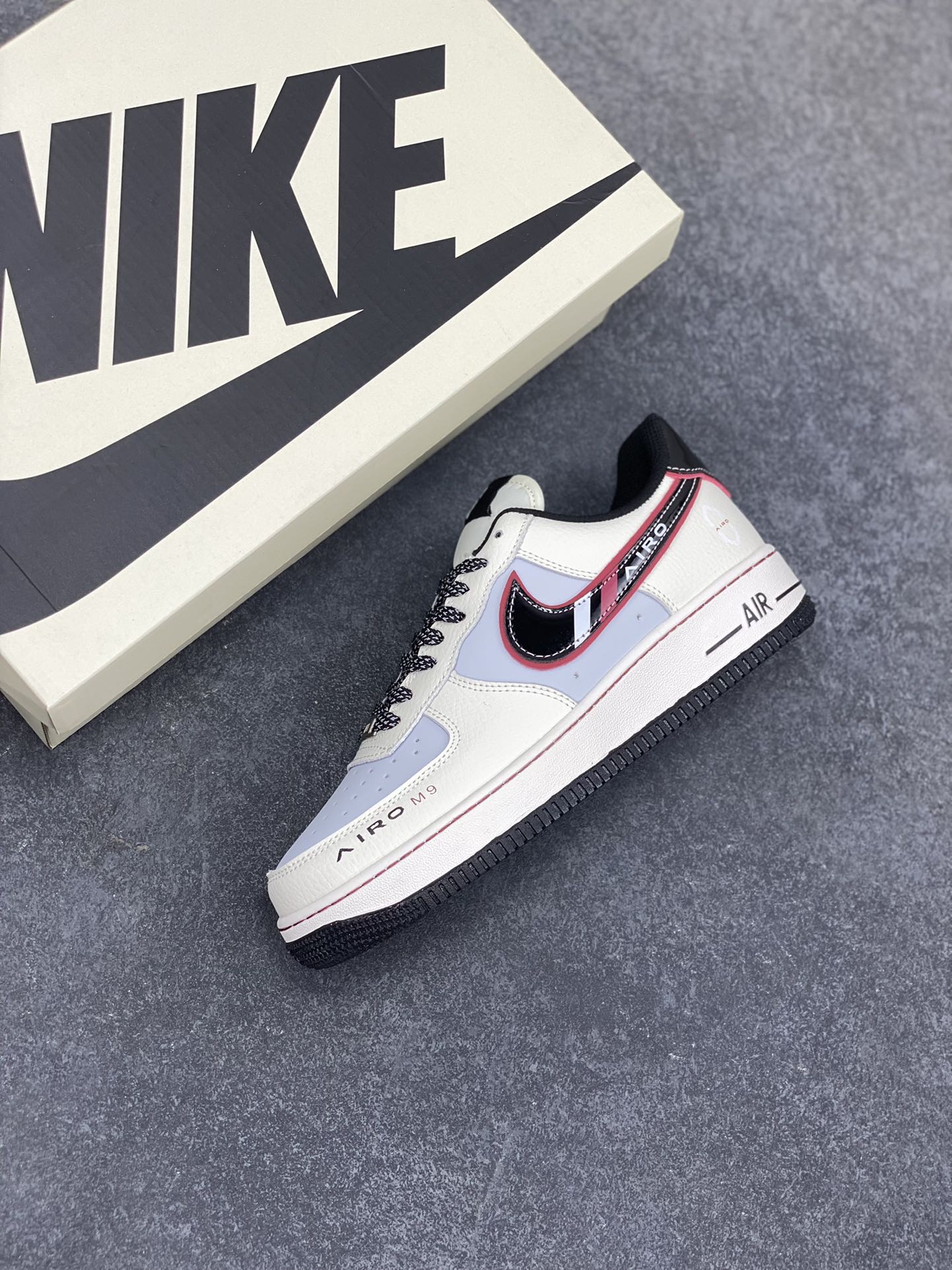 图片[7]-Nike Air Force 1 Low 空军一号低帮百搭休闲运动板鞋。柔软、弹性十足的缓震性能和出色的中底设计，横跨复古与现代的外型结合，造就出风靡全球三十多年的Force 1，直到今天还深受青睐。 货号：XS1958-809 尺码：36 36.5 37.5 38 38.5 39 40 40.5 41 42 42.5 43 44 44.5 45-选品中心