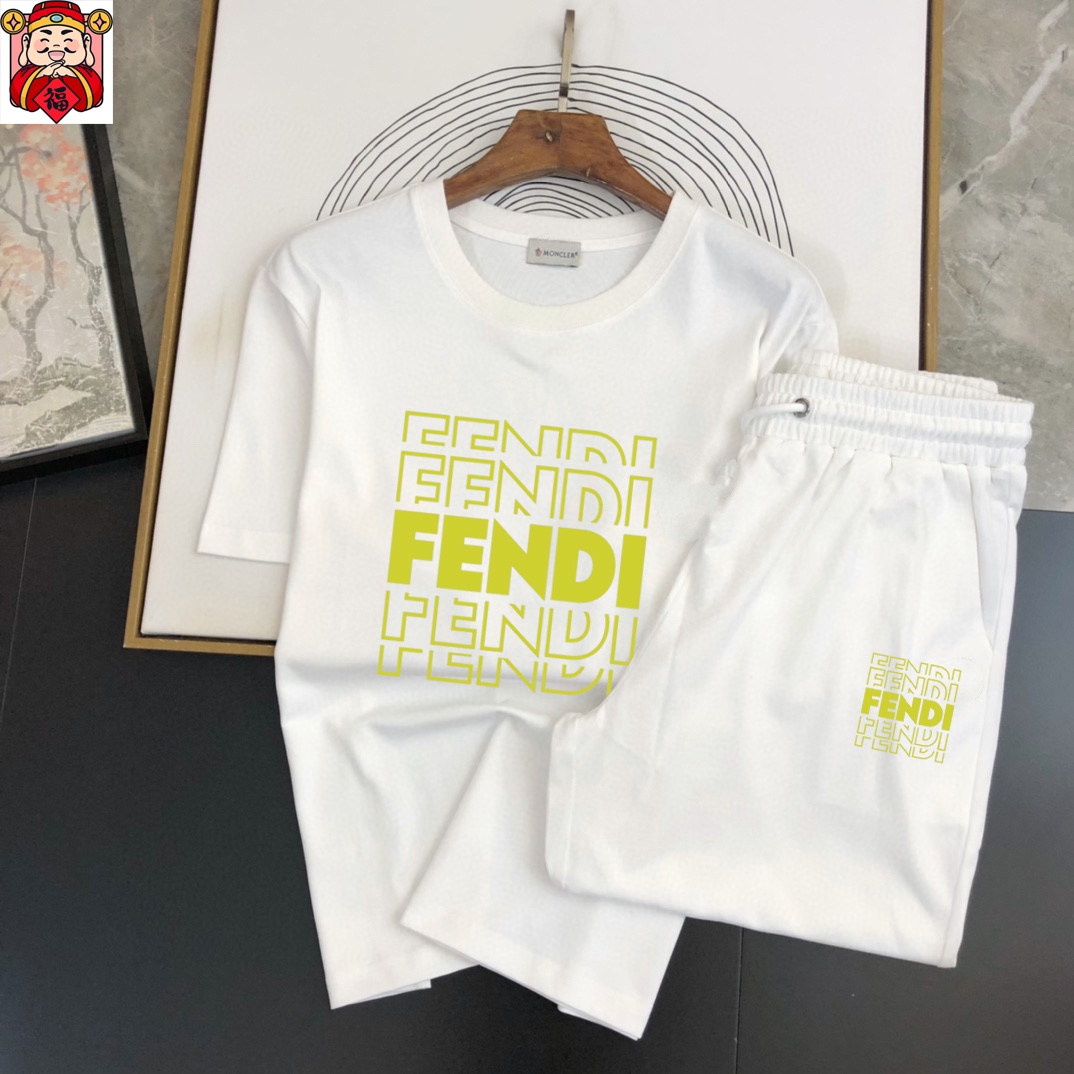 Fendi 品牌【FENDI 芬迪】 2025新款男士短袖短裤套装 销售 市面高端版本 手感细腻柔软 让你穿着更加舒适 立体裁剪版型超赞 尺码:M-5XL下单请报身高体重