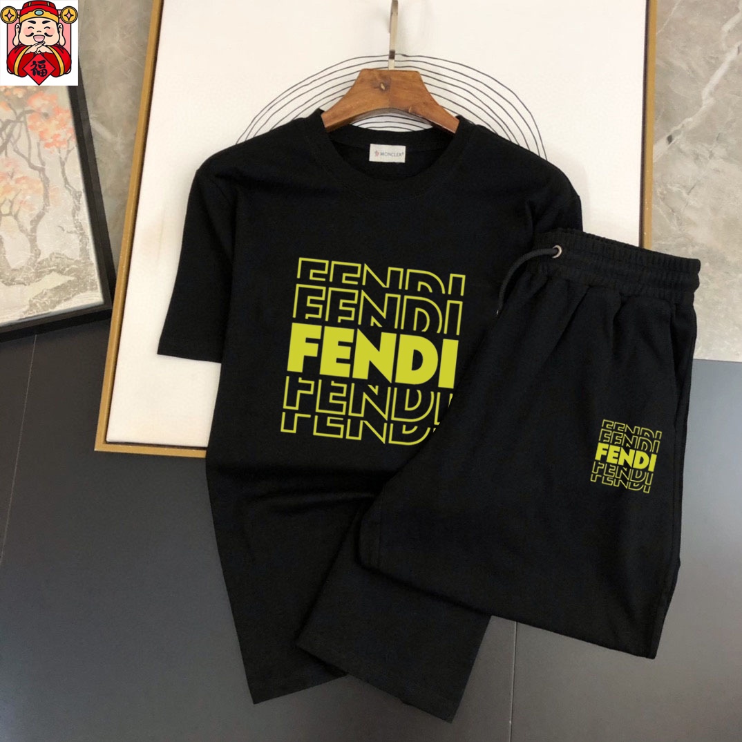 Fendi 品牌【FENDI 芬迪】 2025新款男士短袖短裤套装 销售 市面高端版本 手感细腻柔软 让你穿着更加舒适 立体裁剪版型超赞 尺码:M-5XL下单请报身高体重