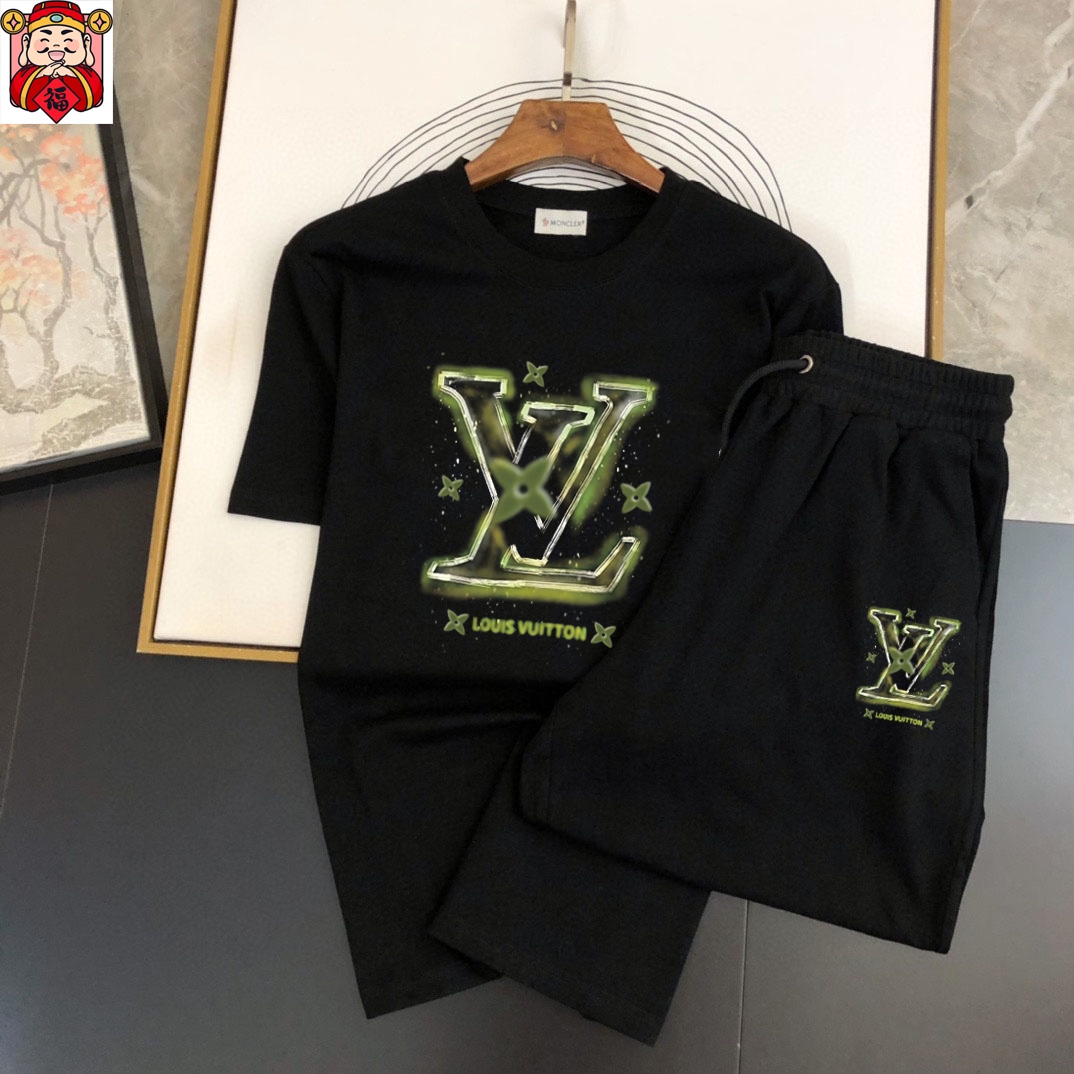 Louis Vuitton 品牌【LV路易威登】 2025新款男士短袖短裤套装 销售 市面高端版本 手感细腻柔软 让你穿着更加舒适 立体裁剪版型超赞 尺码:M-5XL下单请报身高体重