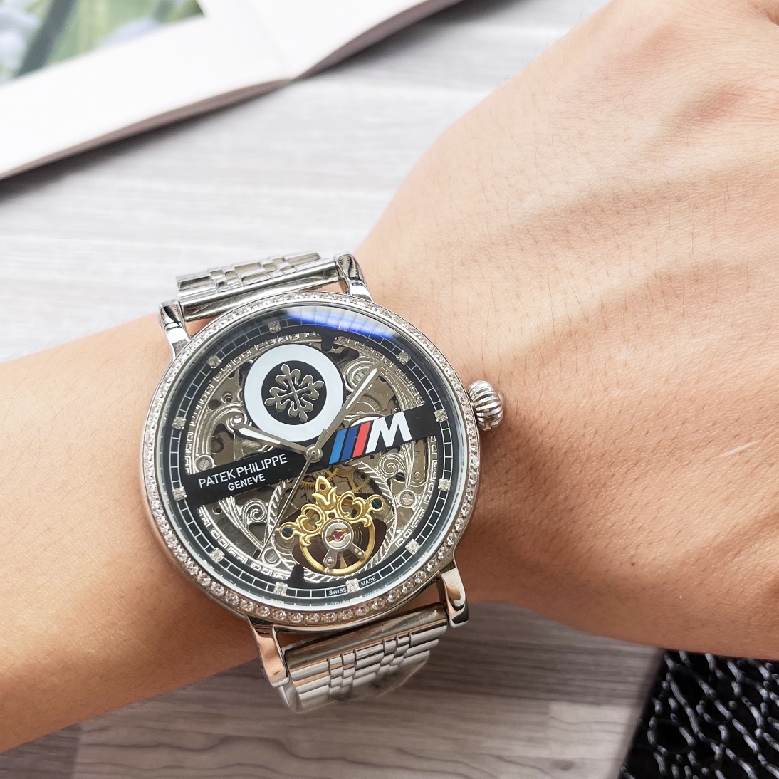 NO:338621,Unified, complex timepiece, luxurious and atmospheric, classic new products, shockingly launched [Latest] Patek Philippe, large flywheel design [Type] Boutique men's watch [Watch strap] Real cowhide strap [Movement] High-end fully automatic mechanical movement [Mirror] Mineral reinforced glass (more high definition) Elegant taste, vast and atmospheric, ingenious, wrist treasure, dimensions, diameters, thicknesses, 12.5mm, and hot sale!  Welcome to reprint!  ,,patek philippe,cowhide19860909统一 复杂时计 奢华大气 经典新品 震撼上市【最新】百达翡丽 大飞轮设计【类型】精品男士腕表【表带】真牛皮表带【机芯】高端全自动机械机芯【镜面】矿物质强化玻璃（更高清） 品味高雅 浩瀚大气 匠心独运 腕间瑰宝 尺寸直径42mm厚12.5mm热卖上市！欢迎转载！,,patek philippe,cowhide,Watch