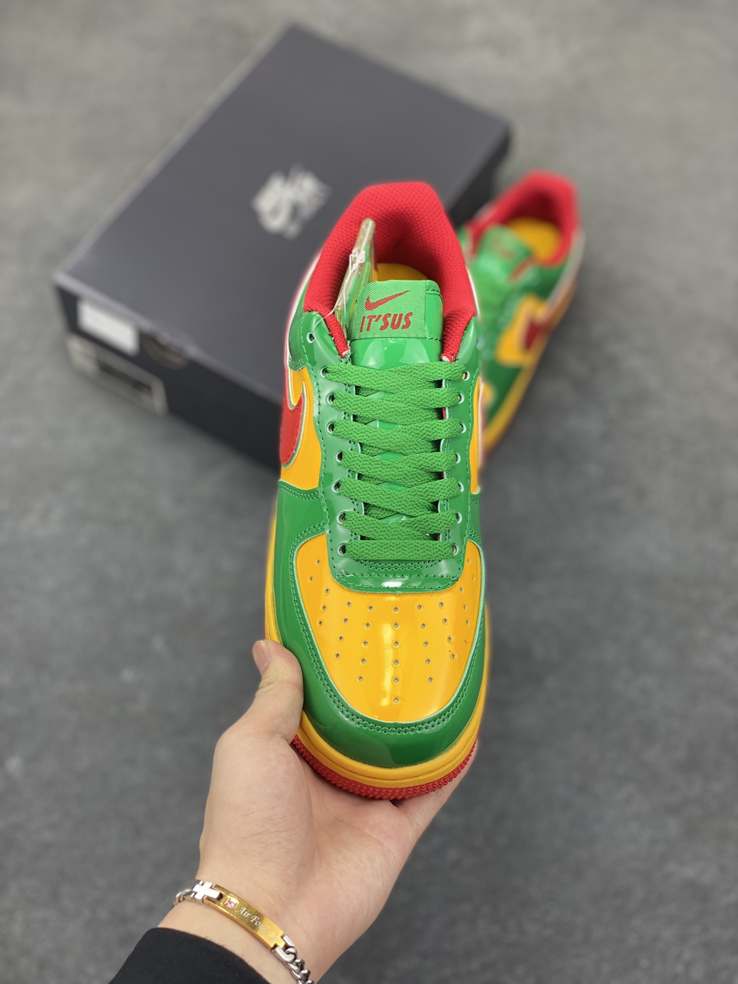图片[2]-Nike Air Force 1 Low 空军一号低帮百搭休闲运动板鞋。柔软、弹性十足的缓震性能和出色的中底设计，横跨复古与现代的外型结合，造就出风靡全球三十多年的Force 1，直到今天还深受青睐。 货号：IH4383-300 尺码：36 36.5 37.5 38 38.5 39 40 40.5 41 42 42.5 43 44 44.5 45-选品中心