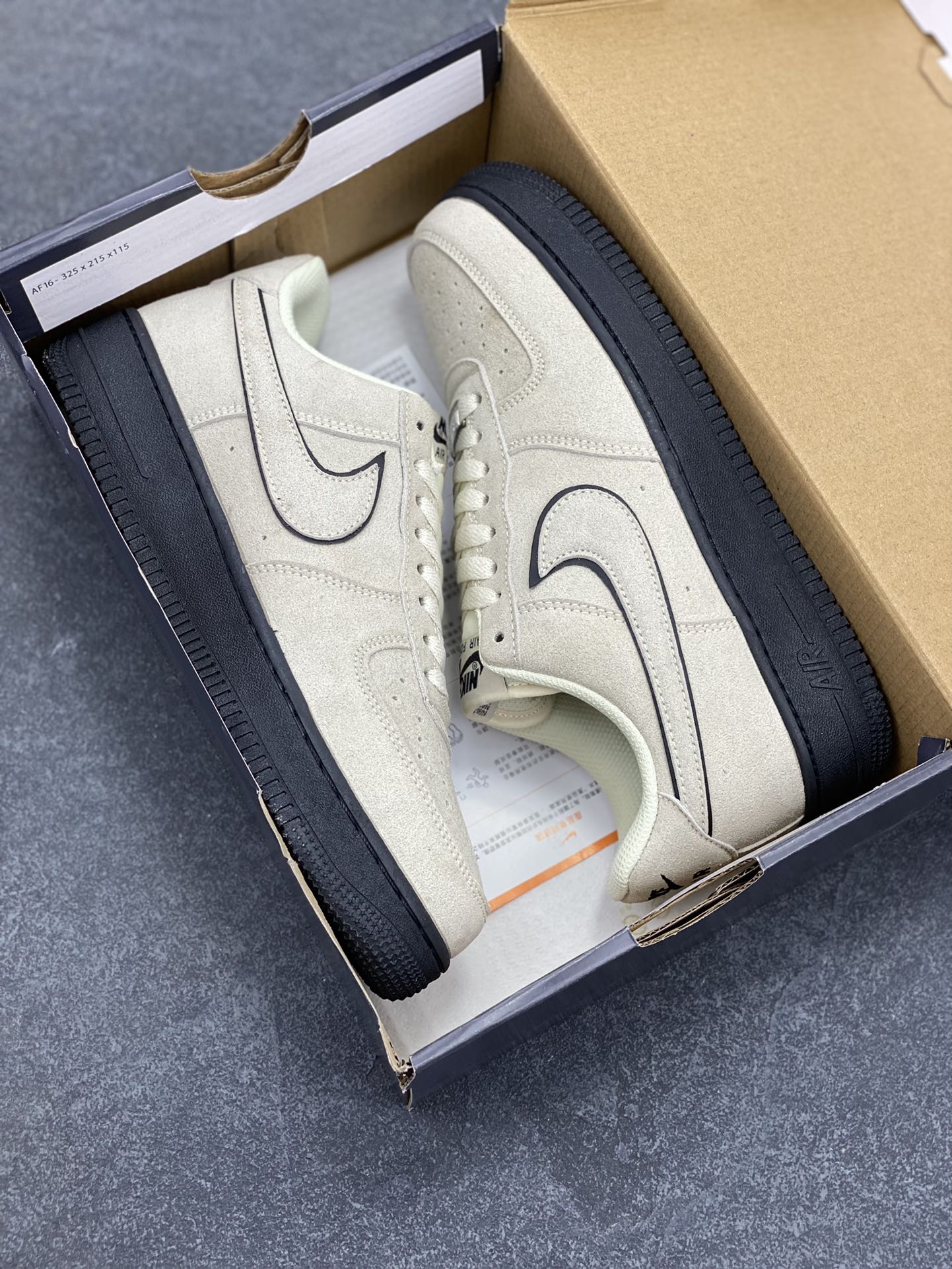 图片[9]-Nike Air Force 1 Low 空军一号低帮百搭休闲运动板鞋。柔软、弹性十足的缓震性能和出色的中底设计，横跨复古与现代的外型结合，造就出风靡全球三十多年的Force 1，直到今天还深受青睐。 货号：HQ1966-200 尺码：36 36.5 37.5 38 38.5 39 40 40.5 41 42 42.5 43 44 44.5 45-选品中心
