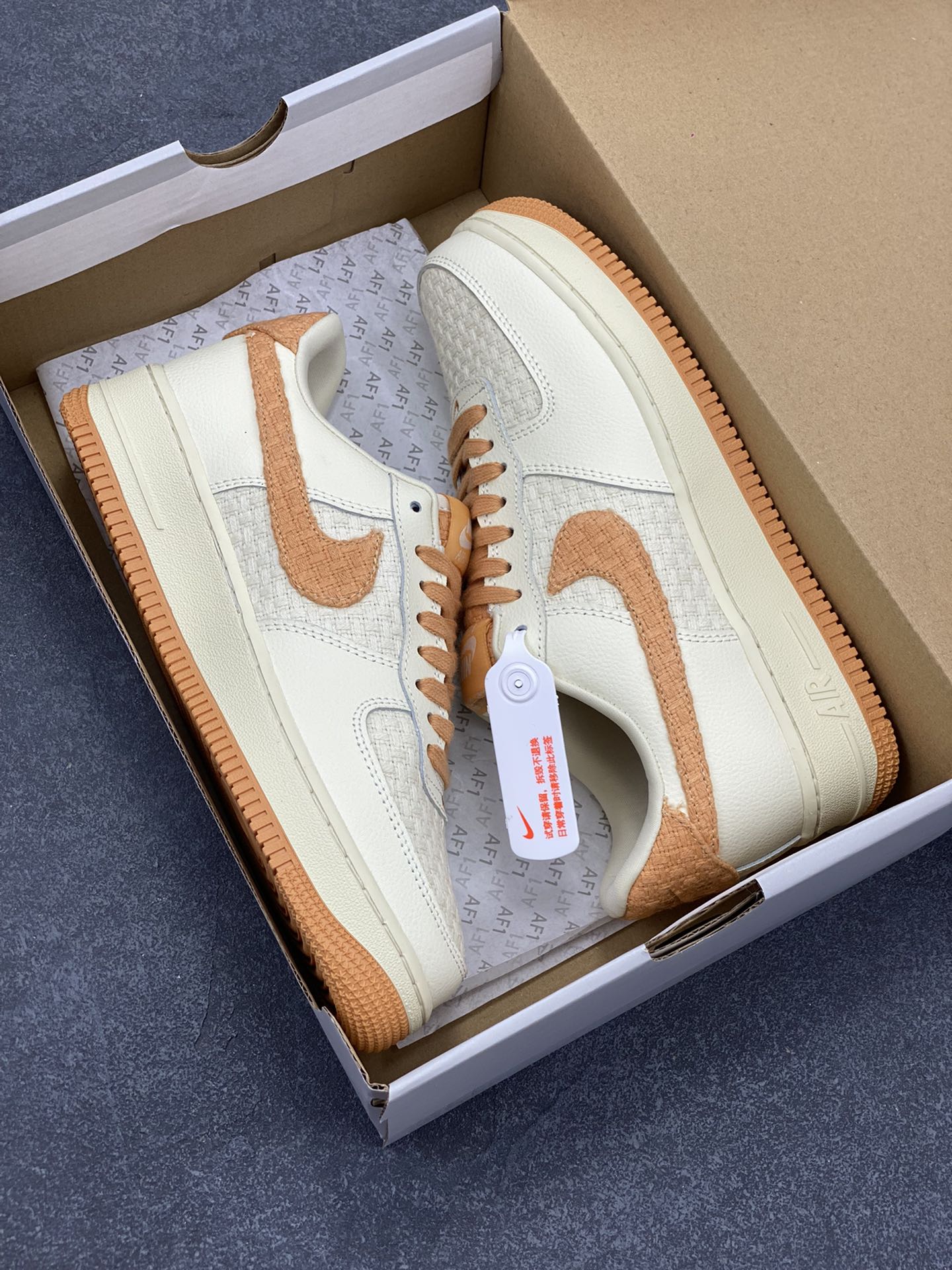 图片[9]-Nike Air Force 1 Low 空军一号低帮百搭休闲运动板鞋。柔软、弹性十足的缓震性能和出色的中底设计，横跨复古与现代的外型结合，造就出风靡全球三十多年的Force 1，直到今天还深受青睐。 货号：IB7944-113 尺码：36 36.5 37.5 38 38.5 39 40 40.5 41 42 42.5 43 44 44.5 45-选品中心
