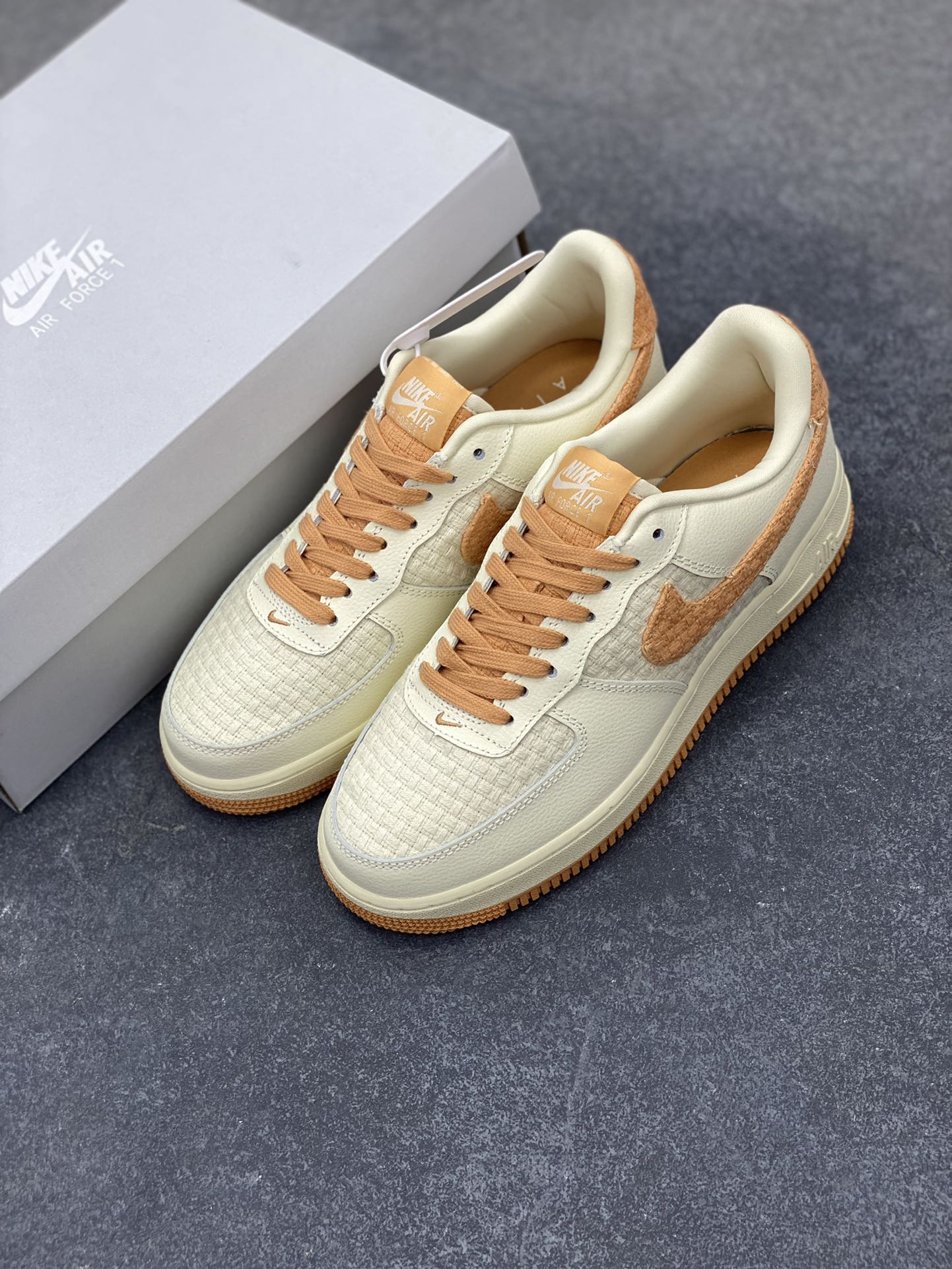 图片[8]-Nike Air Force 1 Low 空军一号低帮百搭休闲运动板鞋。柔软、弹性十足的缓震性能和出色的中底设计，横跨复古与现代的外型结合，造就出风靡全球三十多年的Force 1，直到今天还深受青睐。 货号：IB7944-113 尺码：36 36.5 37.5 38 38.5 39 40 40.5 41 42 42.5 43 44 44.5 45-选品中心