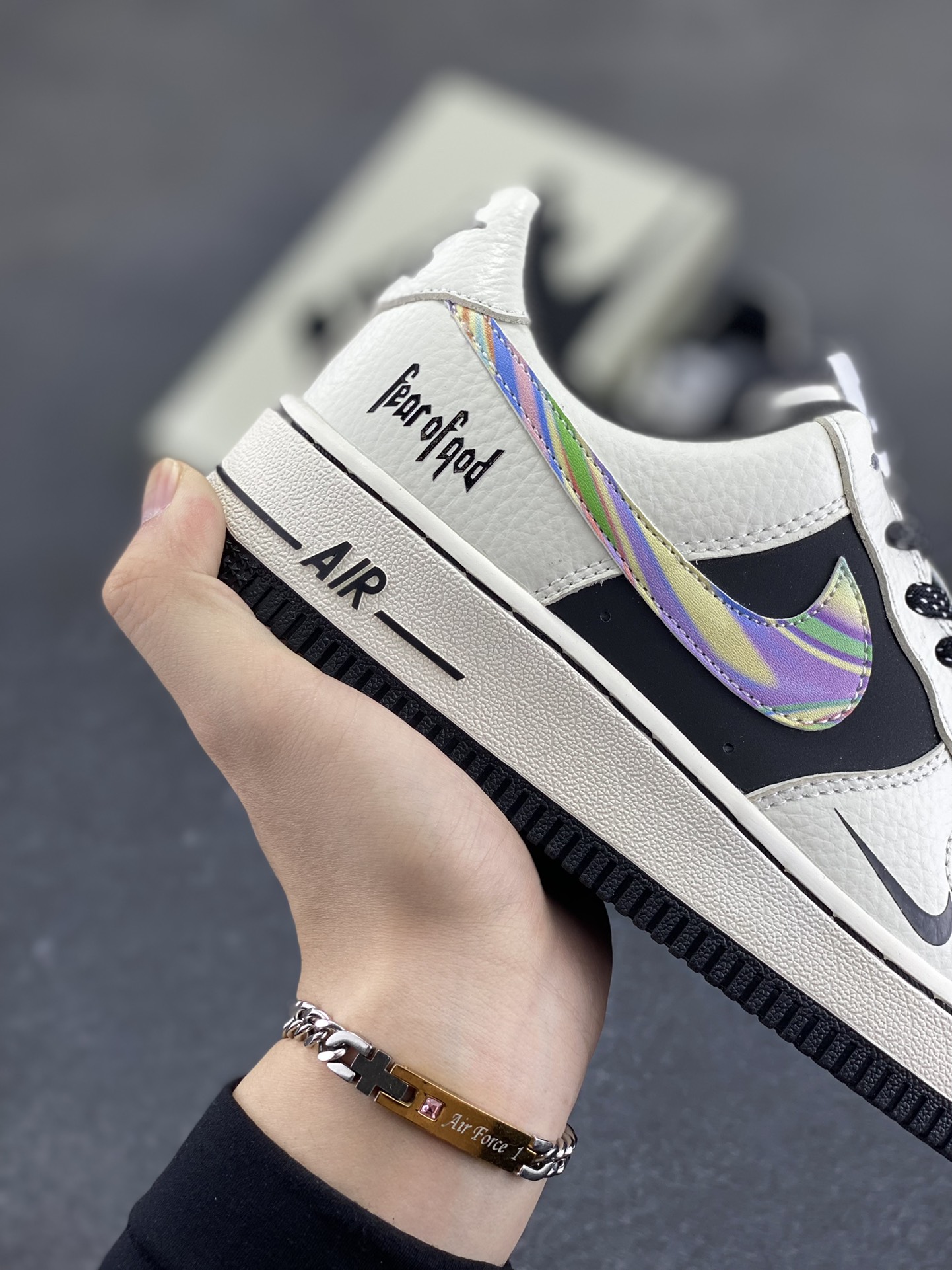 图片[6]-NIke Air Force 1 \’07 Low FOD联名-白灰七彩勾 空军一号低帮 运动鞋 休闲鞋 折边针车 工艺难度大 原楦头原纸板 原装鞋盒 定制五金配件 内置全掌气垫 原厂鞋底 货号：LW9279-011 尺码：36 36.5 37.5 38 38.5 39 40 40.5 41 42 42.5 43 44 44.5 45-选品中心