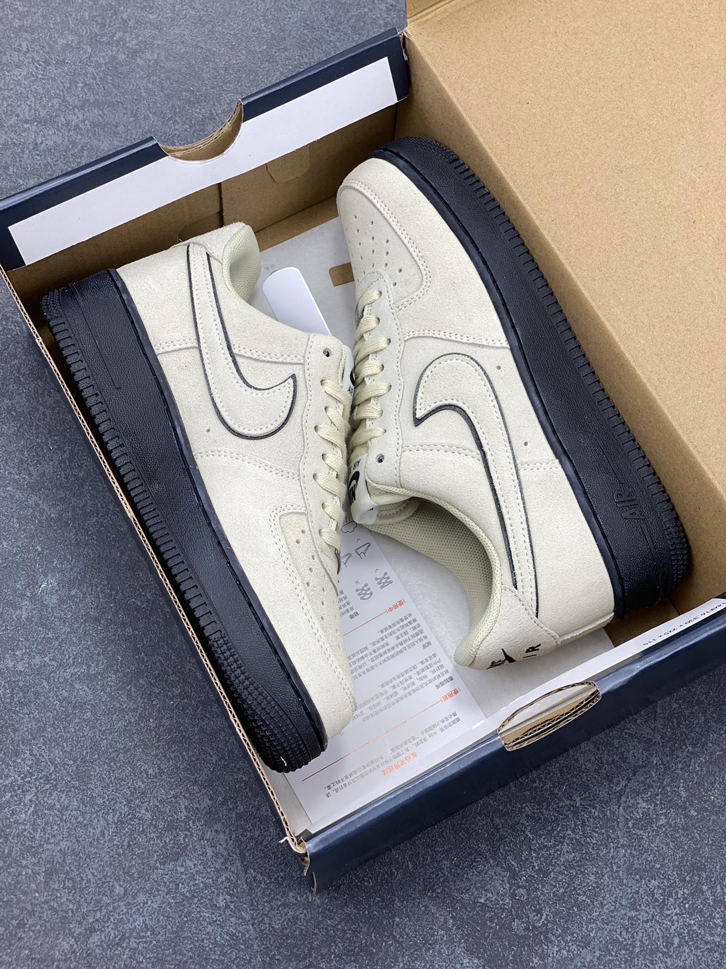 图片[9]-Nike Air Force 1 Low 浅棕 原楦头原纸板 打造纯正空军版型 专注外贸渠道 全掌内置蜂窝气垫 原盒配件 原厂中底钢印、拉帮完美 货号：HQ1966-200 尺码：36 36.5 37.5 38 38.5 39 40 40.5 41 42 42.5 43 44 44.5 45-选品中心