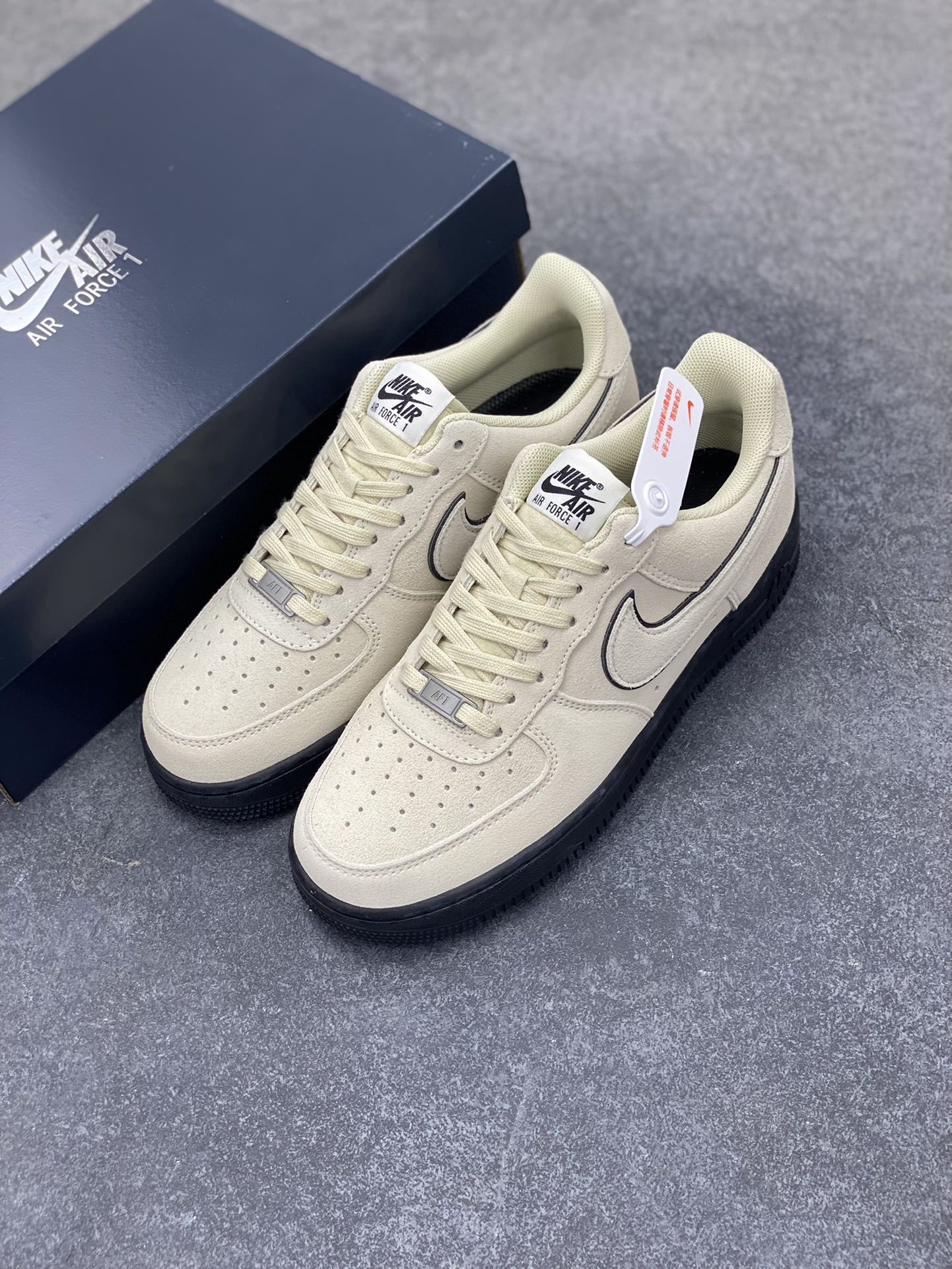 图片[8]-Nike Air Force 1 Low 浅棕 原楦头原纸板 打造纯正空军版型 专注外贸渠道 全掌内置蜂窝气垫 原盒配件 原厂中底钢印、拉帮完美 货号：HQ1966-200 尺码：36 36.5 37.5 38 38.5 39 40 40.5 41 42 42.5 43 44 44.5 45-选品中心