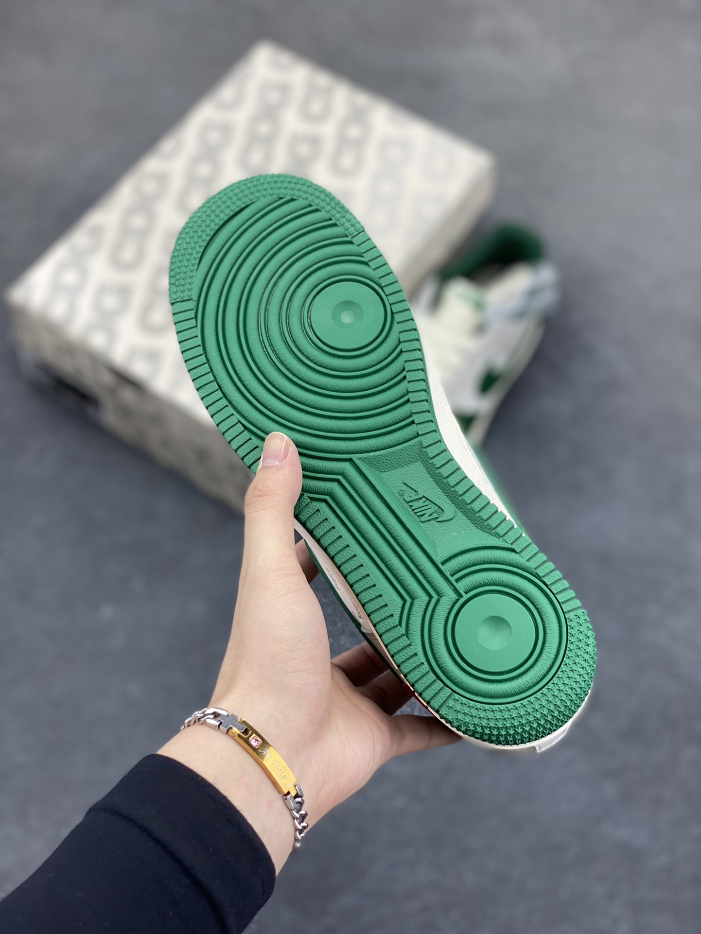 图片[5]-NIke Air Force 1 \’07 Low “北面Supreme联名——孔雀绿”空军一号 低帮 运动鞋 休闲鞋 折边针车 工艺难度大 原楦头原纸板 原装鞋盒 定制五金配件 内置全掌气垫 原厂鞋底 货号：ZH2598-321 尺码：36 36.5 37.5 38 38.5 39 40 40.5 41 42 42.5 43 44 44.5 45-选品中心