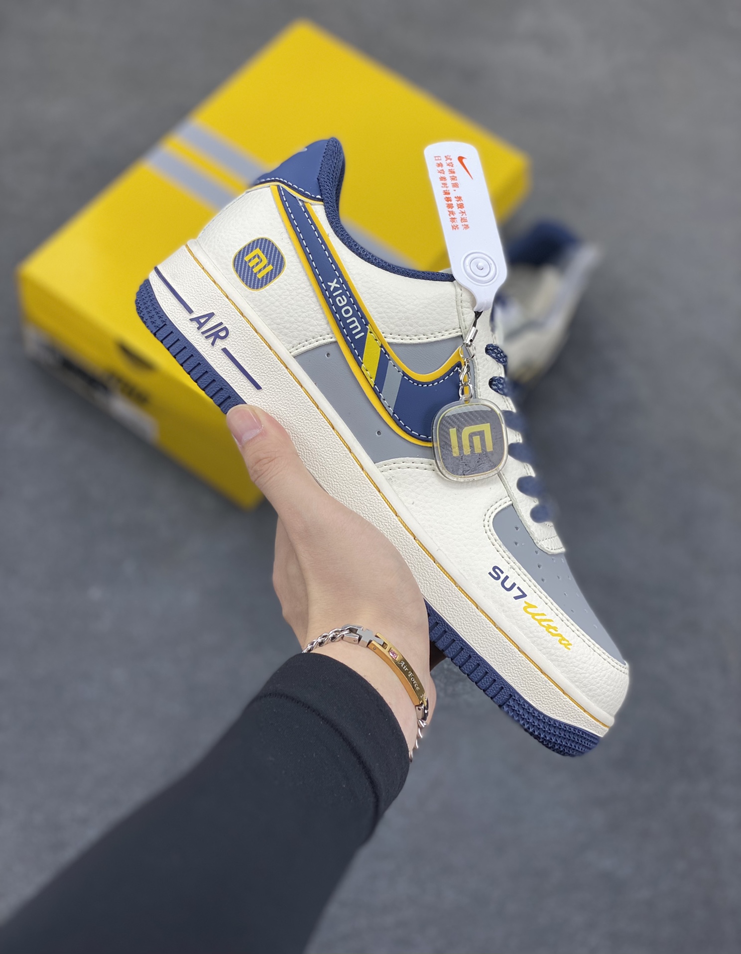 NIke Air Force 1 \'07 Low “xiaomi联名——流星蓝”空军一号 低帮 运动鞋 休闲鞋 折边针车 工艺难度大 原楦头原纸板 原装鞋盒 定制五金配件 内置全掌气垫 原厂鞋底 货号：XX3168-213 尺码：36 36.5 37.5 38 38.5 39 40 40.5 41 42 42.5 43 44 44.5 45-选品中心