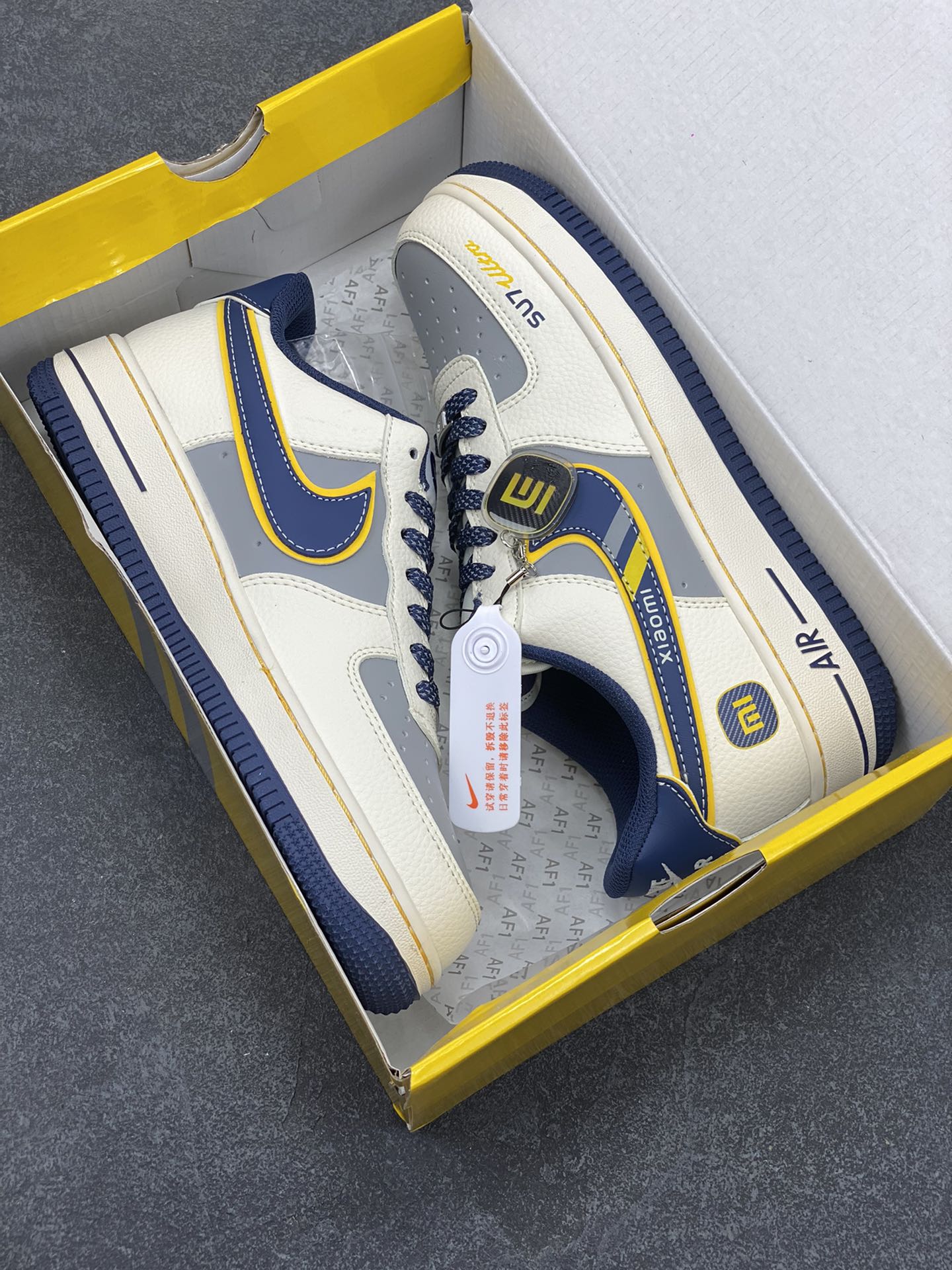 图片[9]-NIke Air Force 1 \’07 Low “xiaomi联名——流星蓝”空军一号 低帮 运动鞋 休闲鞋 折边针车 工艺难度大 原楦头原纸板 原装鞋盒 定制五金配件 内置全掌气垫 原厂鞋底 货号：XX3168-213 尺码：36 36.5 37.5 38 38.5 39 40 40.5 41 42 42.5 43 44 44.5 45-选品中心