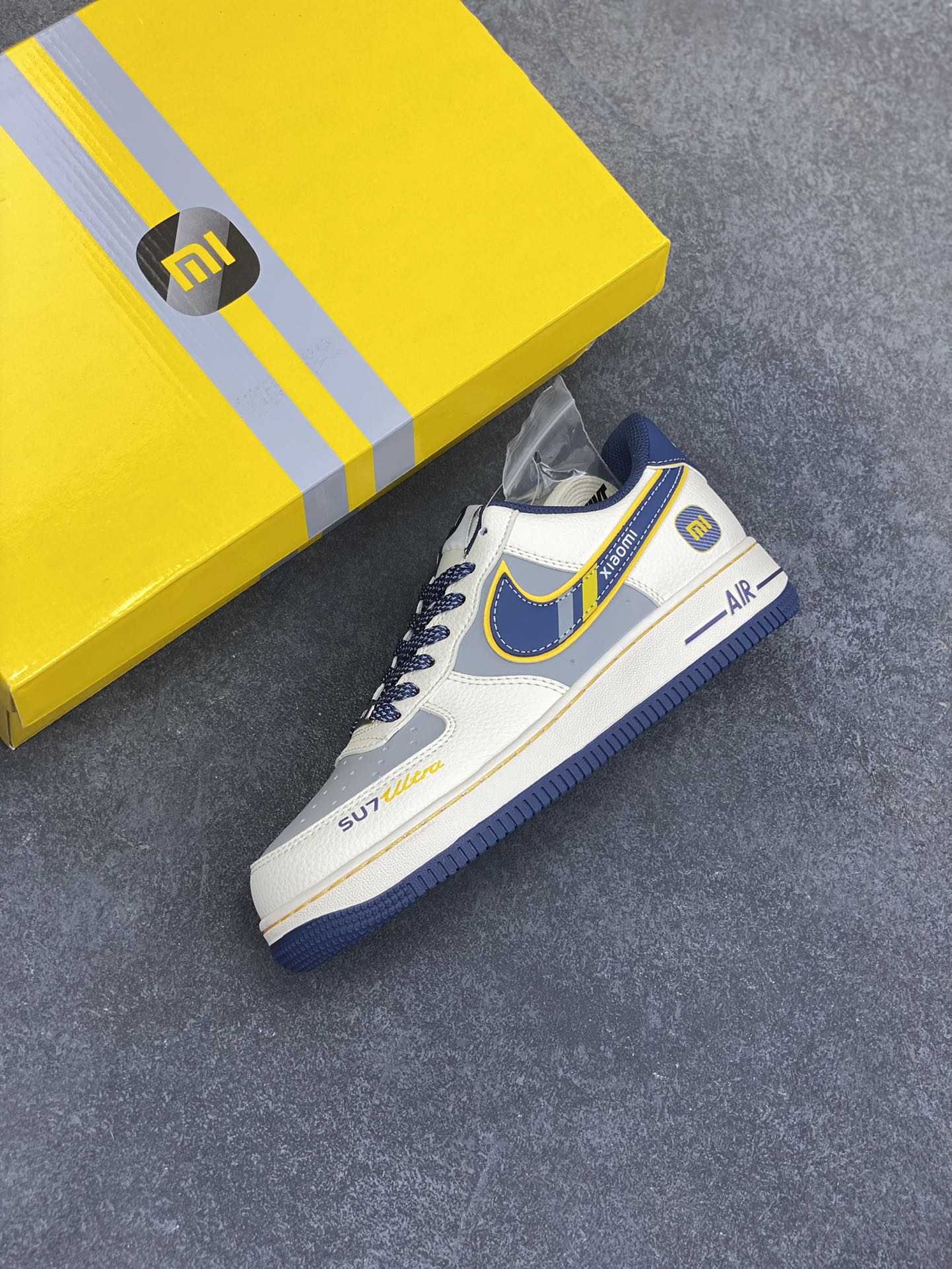 图片[7]-NIke Air Force 1 \’07 Low “xiaomi联名——流星蓝”空军一号 低帮 运动鞋 休闲鞋 折边针车 工艺难度大 原楦头原纸板 原装鞋盒 定制五金配件 内置全掌气垫 原厂鞋底 货号：XX3168-213 尺码：36 36.5 37.5 38 38.5 39 40 40.5 41 42 42.5 43 44 44.5 45-选品中心