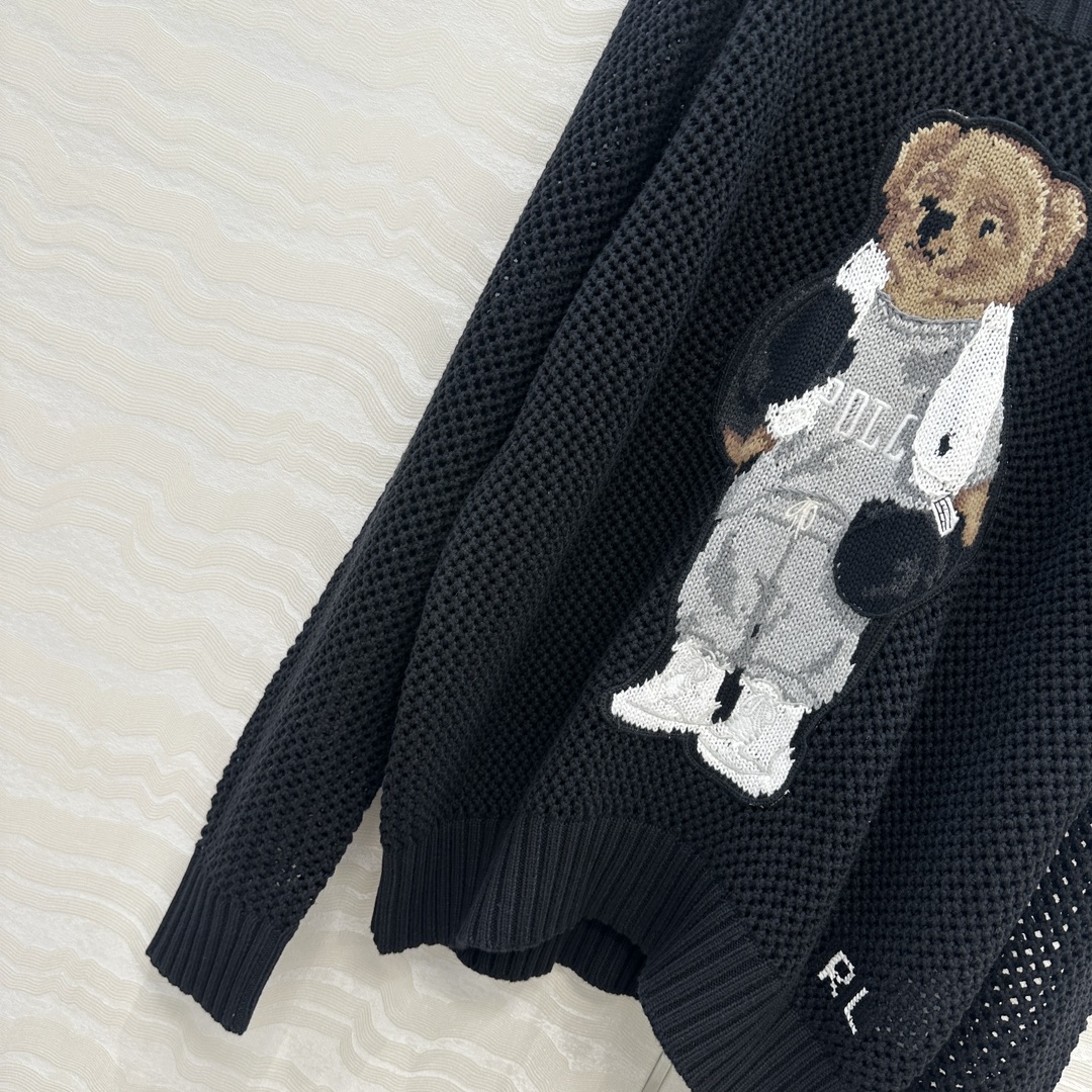 独家首发❤️原单品质❤️浓郁美式风，运动小熊手勾图案黑色缕空勾花气衣。！经典H宽松版型两侧开叉设计！品质