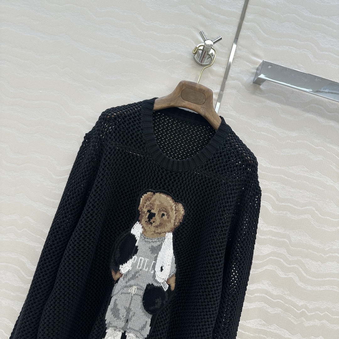 独家首发❤️原单品质❤️浓郁美式风，运动小熊手勾图案黑色缕空勾花气衣。！经典H宽松版型两侧开叉设计！品质