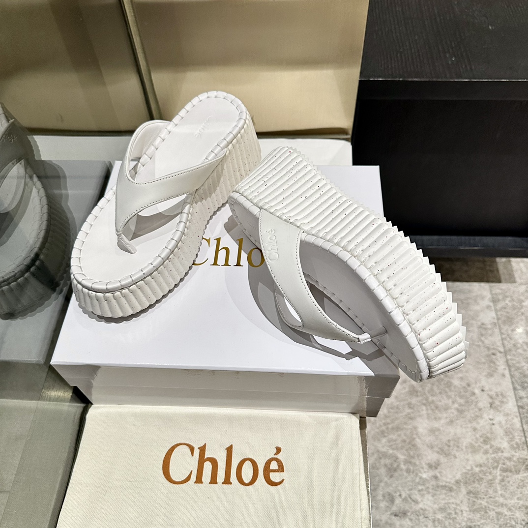 “Exclusive Factory Price: Upgraded Alien-Penetrating Shoes by Chloe” - 图片 4