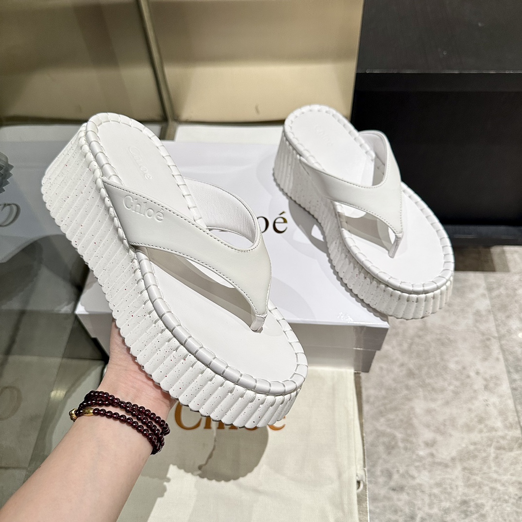 “Exclusive Factory Price: Upgraded Alien-Penetrating Shoes by Chloe” - 图片 8