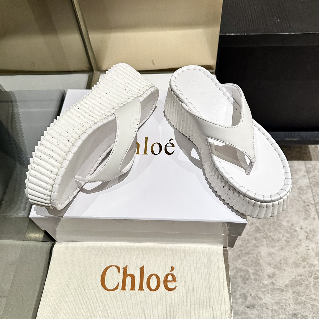 “Exclusive Factory Price: Upgraded Alien-Penetrating Shoes by Chloe” - 图片 7