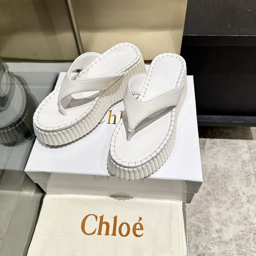“Exclusive Factory Price: Upgraded Alien-Penetrating Shoes by Chloe” - 图片 5
