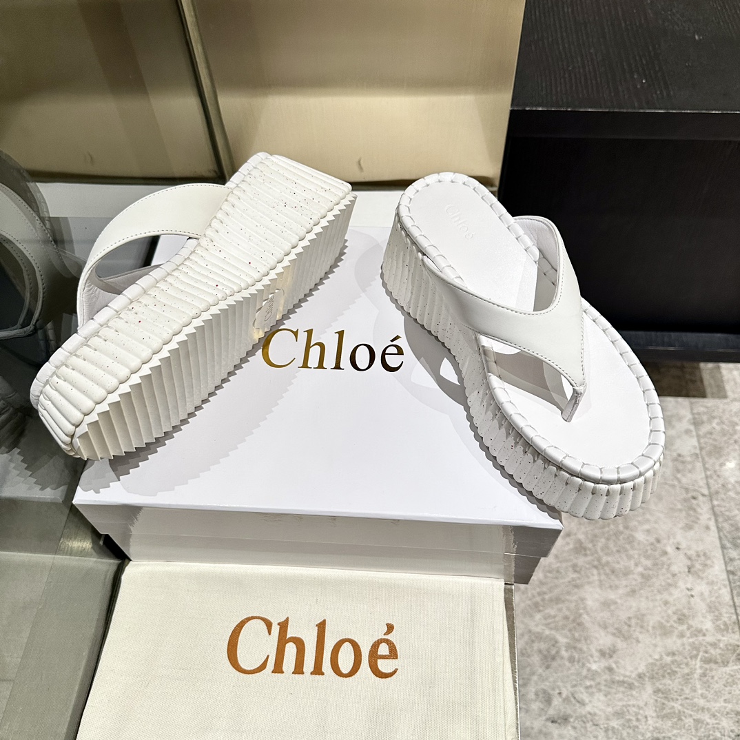 “Exclusive Factory Price: Upgraded Alien-Penetrating Shoes by Chloe” - 图片 6