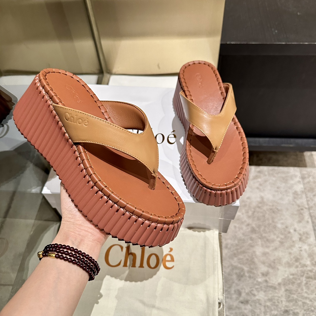 “Unique Factory Price: Upgraded Korean Sight-Seeing Shoes with Invincible Design” - 图片 8