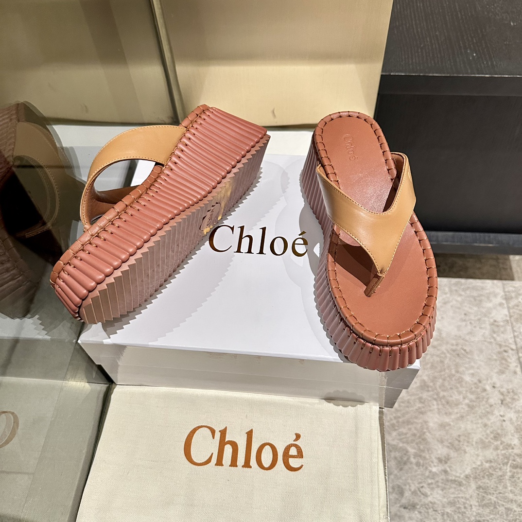 “Unique Factory Price: Upgraded Korean Sight-Seeing Shoes with Invincible Design” - 图片 6