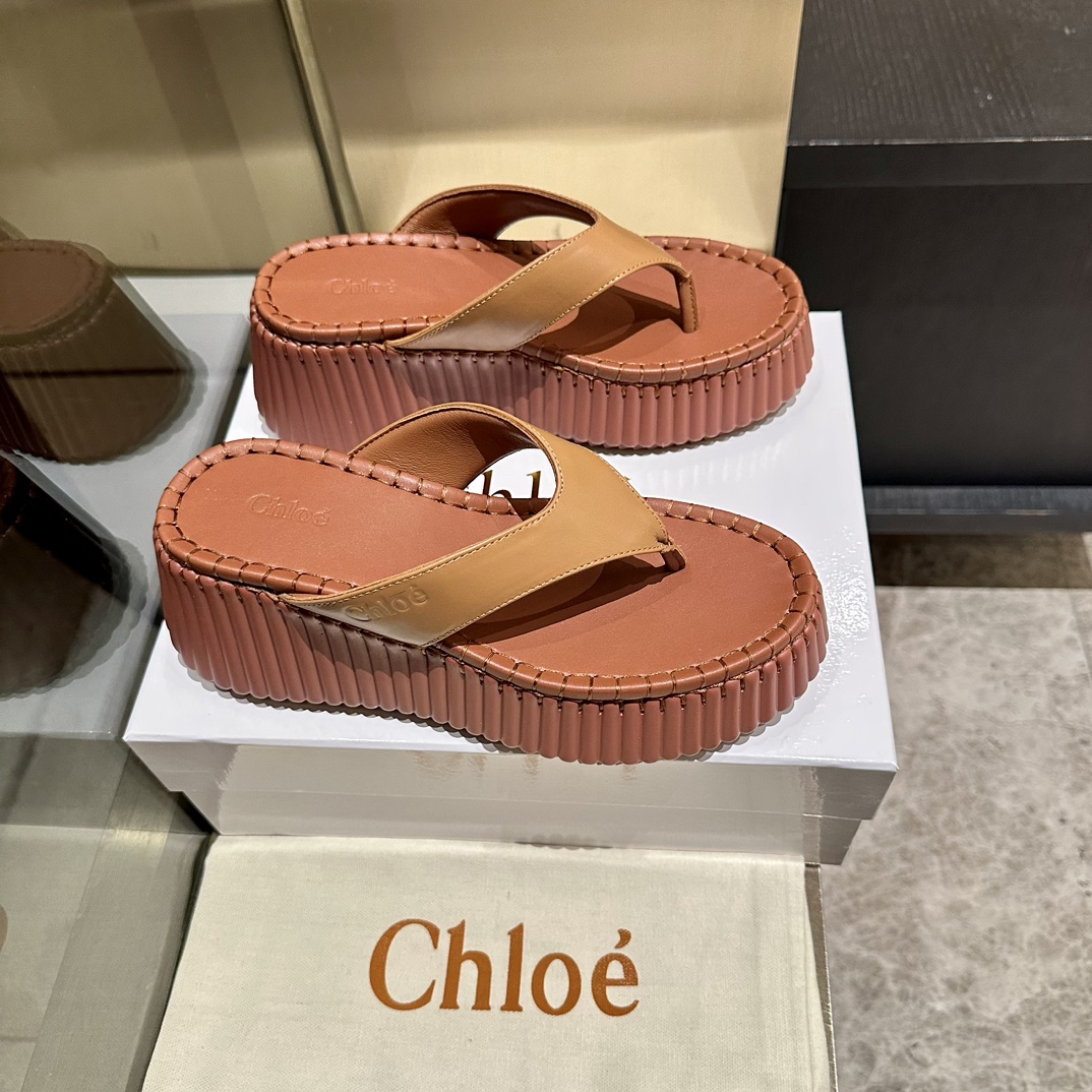 “Unique Factory Price: Upgraded Korean Sight-Seeing Shoes with Invincible Design” - 图片 2