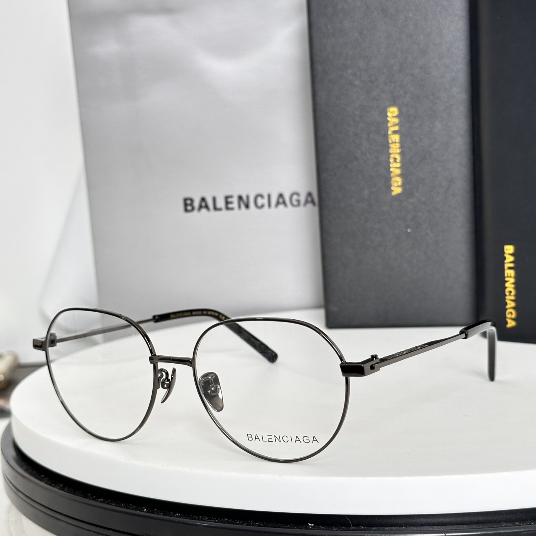  ‼️BALENCIAG*巴黎*世家⚜️⚜️⚜️MODEL：BB0168O ⚜️⚜️SIZE：56口17