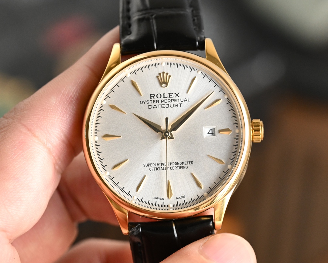 NO:393969,White-Gold. The new product is specially launched in the business series of Rolex ROLEX (real photo shoots), and the entire watch is made of 316L stainless steel, high-end and atmospheric! 316L stainless steel creates a perfect polygonal curve case! Paired with imported sapphire glass, Italian waterproof belt, original pin buckle! ! ! Equipped with original imported fully automatic mechanical movement (zero rework), diameter size 40mm, deep waterproof. The product has better luster and exquisite feel, the dial is lifelike, the shell cover technology is all master-level light body test, plus the high-tech forging of machines in the new era, shocking and noble, rolex19860909白-金.新品特推劳力士ROLEX（实拍图）商务系列,全表采用316L精钢,高档大气！316L精钢打造完美多边形弧度表壳！搭配进口蓝宝石玻璃,意大利防水皮带,原装针扣！！！搭载原装进口全自动机械機芯（零返修） ,直径尺寸40mm 深度防水. 产品实物光泽手感更佳精湛 字盘刻度栩栩如生 壳套工艺都是宗师级别轻身检验 加上新时代机器高技锻造 上手震撼尊贵非凡,,rolex,Watch