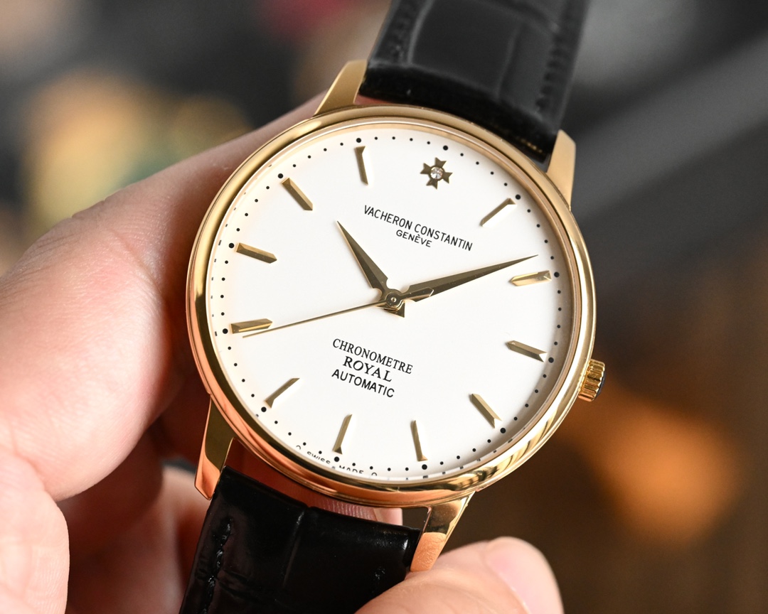 NO:393967,The latest new product is recommended for the highest replica of the market. Vacheron Constantin VC inheritance series 85180 watch!  1 [Case] ​​Size 40MMX9MM, perfectly round case, paired with a micro-solar lug design, makes it more suitable for the wearer's wrist. Each finished shell cover needs to be strictly controlled by MK to restore the unique texture of the authentic product. 2 [Movement] Steel wheels and other parts are decorated by MK watchmakers, and the automatic rotor is plated with 18k gold, which maximizes the original exquisite craftsmanship level. 3 [Watch mirror] The two sapphire glass mirrors on the front and back are both anti-disiasing coatings. 4 [Watch strap] Double-layer Italian calfskin, paired with Malta cross pin buckle, vacheron, cowhide19860909新品最新款推荐市场最高复刻 V6升级版本 江诗丹顿VC传承系列85180腕表！ 1【表壳】尺寸40MMX9MM,完美圆形的表壳,搭配微孤式表耳设计,使之更加贴合佩戴者的手腕.每一个成品壳套,都需经过MK严格的质量把控,方能还原正品独特的质感. 2【机芯】钢轮等部件均由MK制表师精工装饰,自动摆陀更是镀有18k金,最大限度呈现原装精湛的工艺水平. 3【表镜】前后两片蓝宝石玻璃镜面,均有防眩晕镀膜处理. 4【表带】双层意大利小牛皮,搭配马耳他十字针扣,,vacheron,cowhide,Watch