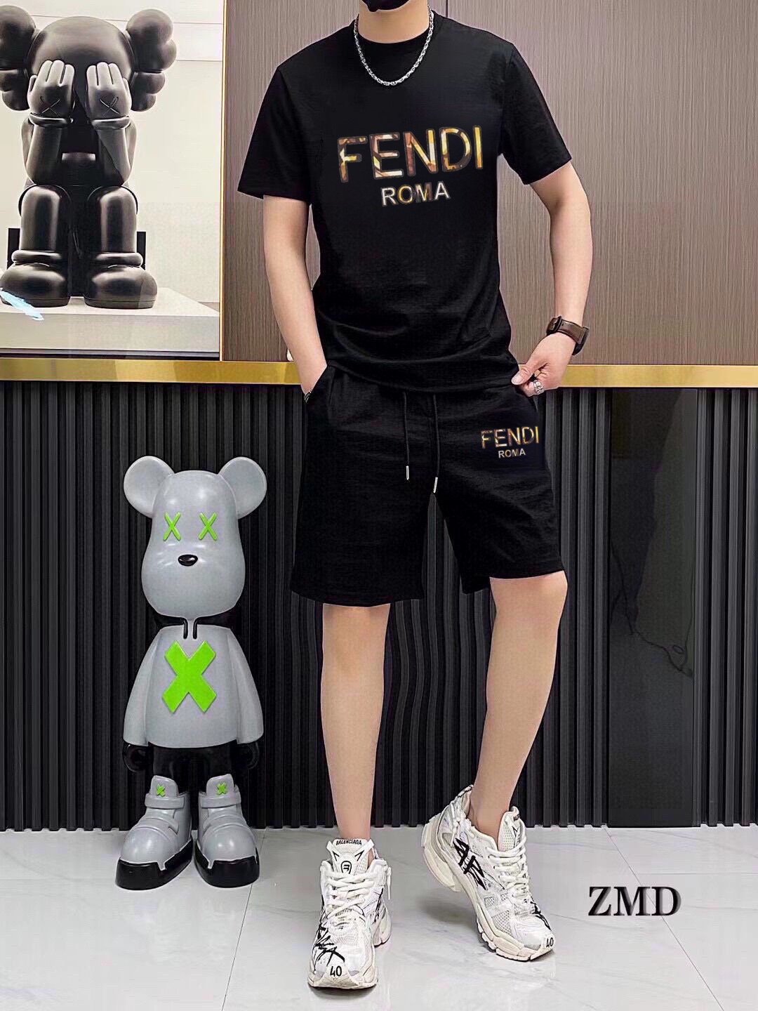 Fendi 品牌【FENDI 芬迪】 2025新款男士短袖短裤套装 销售 市面高端版本 手感细腻柔软 让你穿着更加舒适 立体裁剪版型超赞 尺码:M-5XL下单请报身高体重